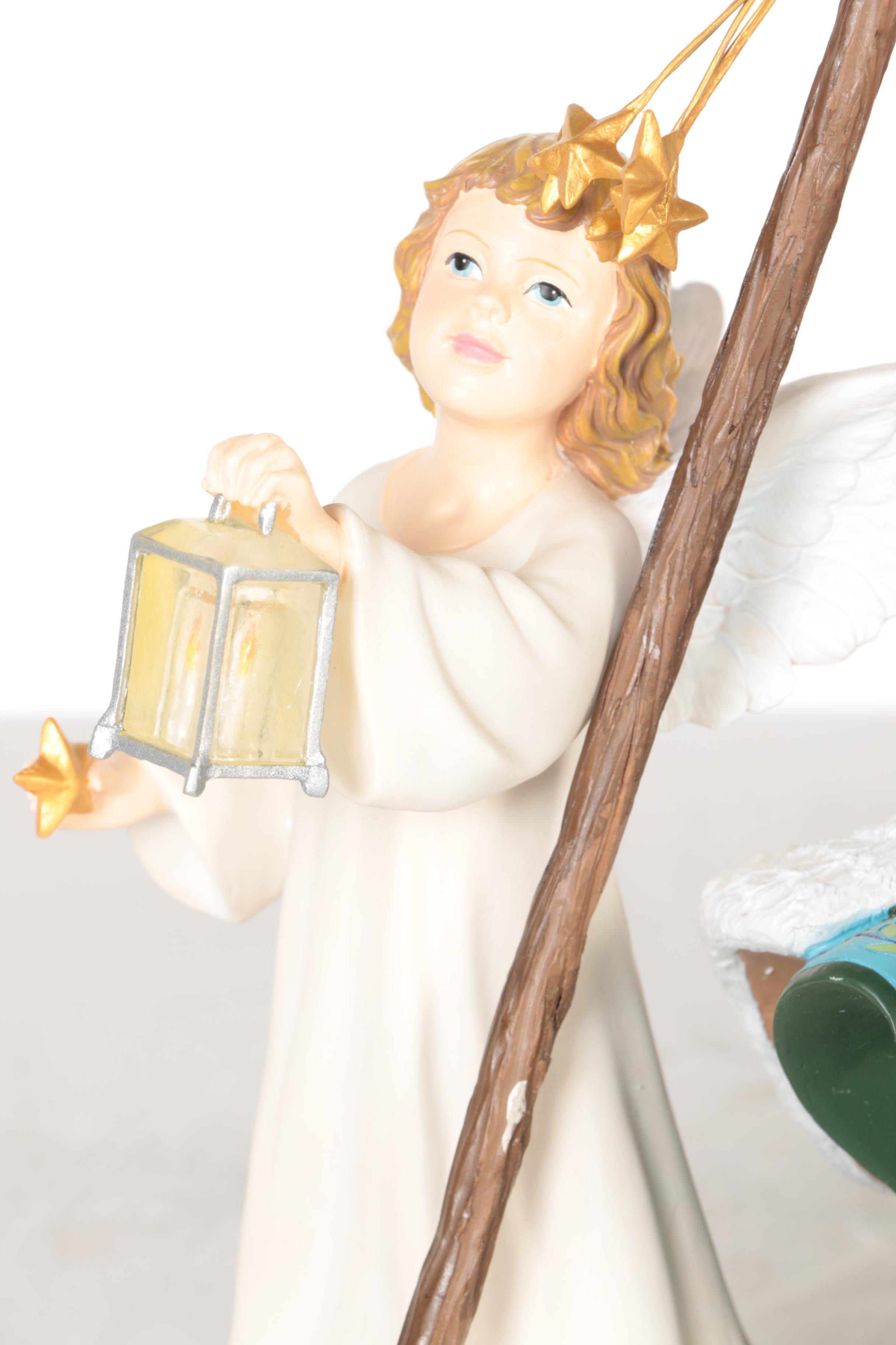 Pipka Santas "Guiding Light Santa" Holiday Display