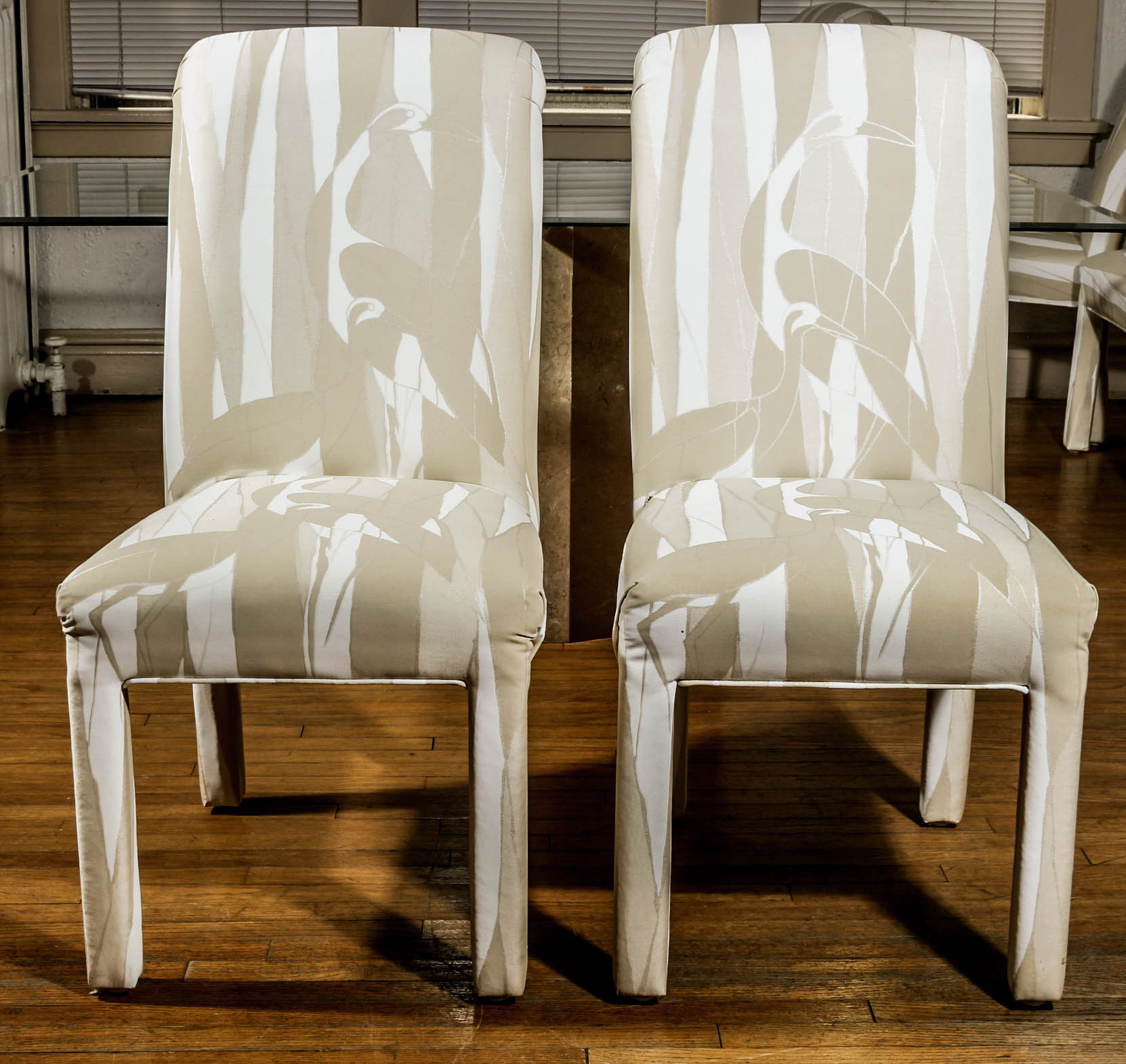 Modern Glass Top Table With Chairs