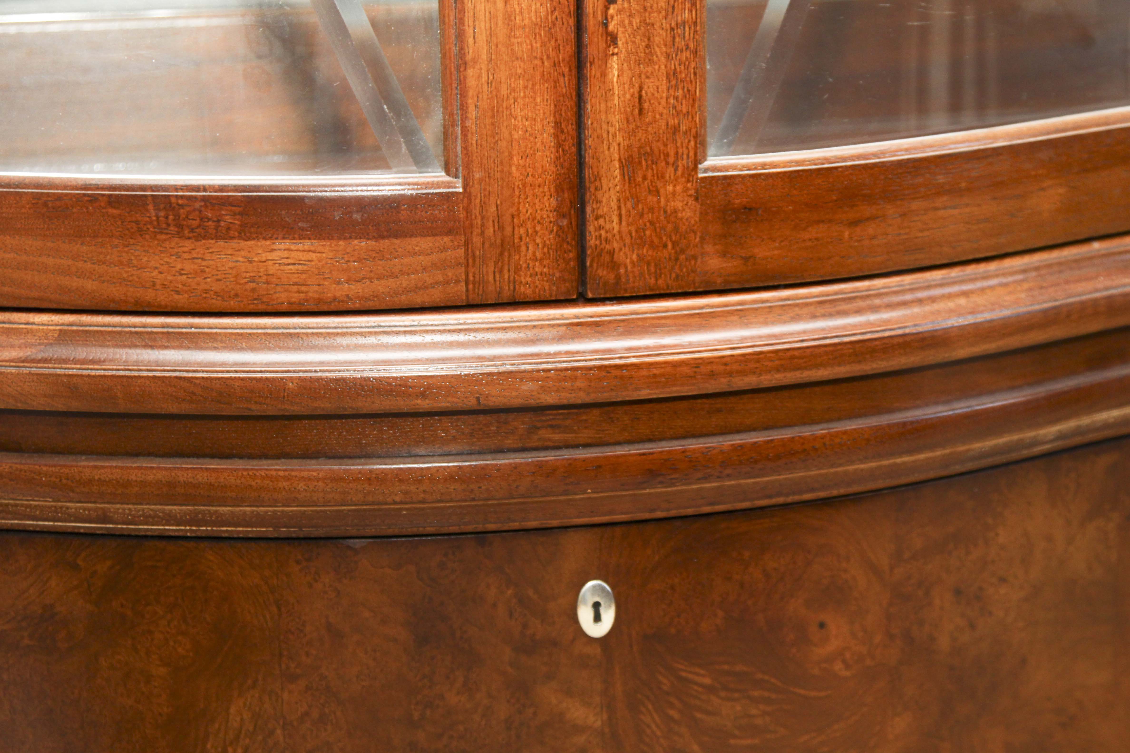 Thomasville Curio Cabinet