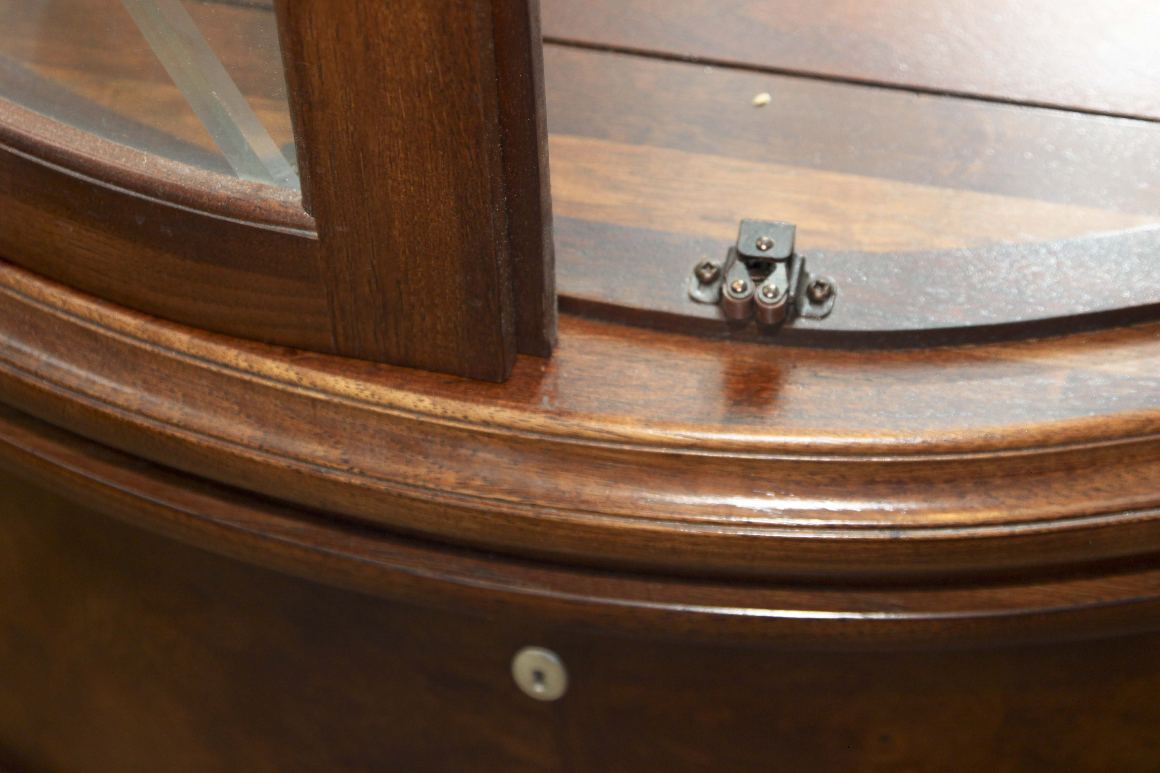 Thomasville Curio Cabinet