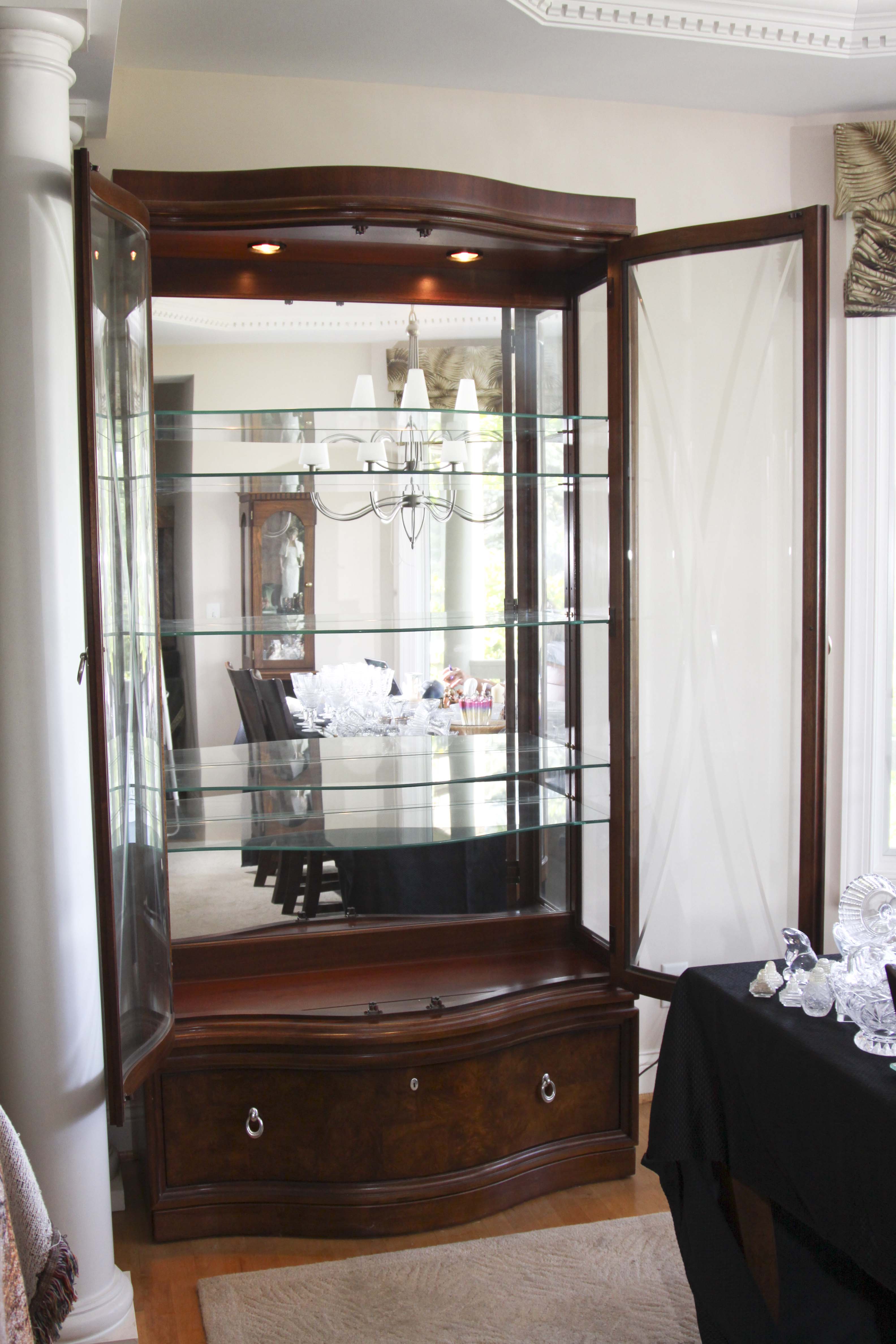 Thomasville Curio Cabinet