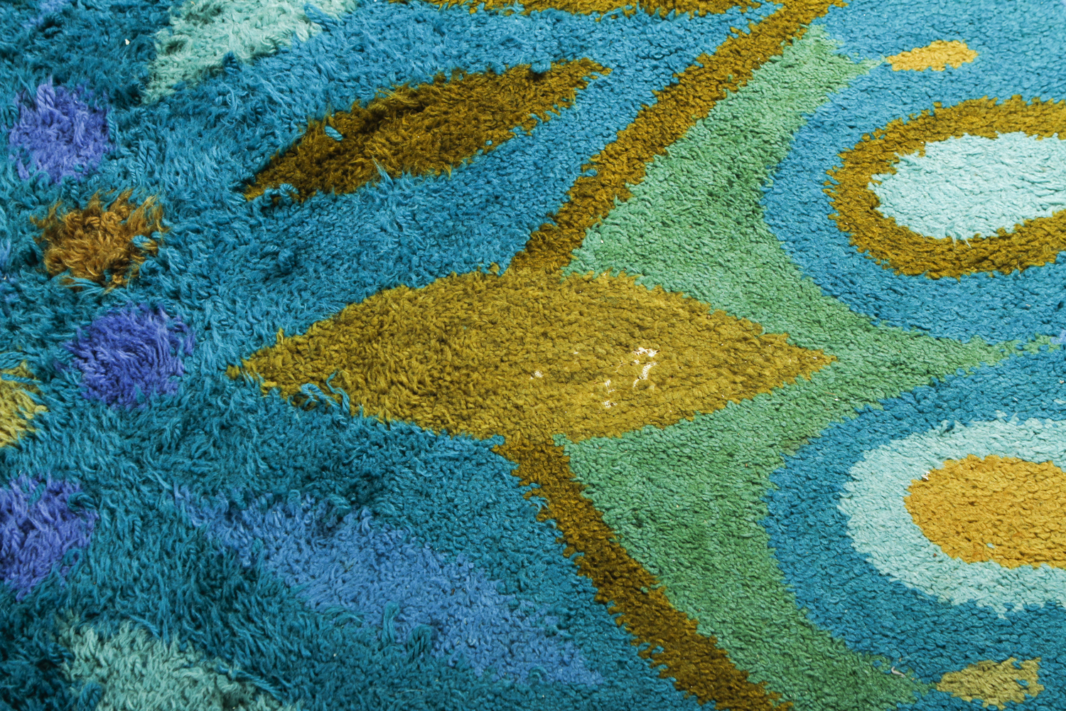 Vintage Cynthia Sargent Hooked Round Rug