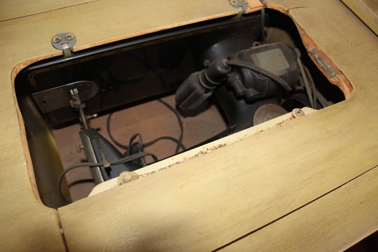 Vintage Singer Sewing Table With Built-in Sewing Machine