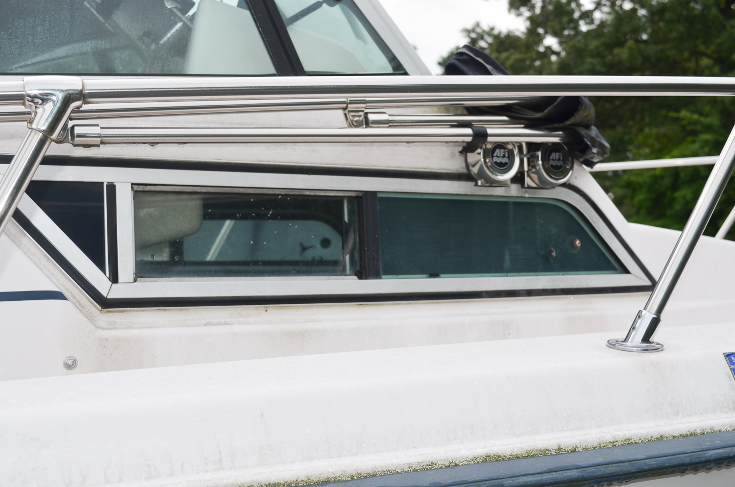 1990s Grady-White Adventure 208 Boat with Yamaha "V6 175" Motor and Trailer