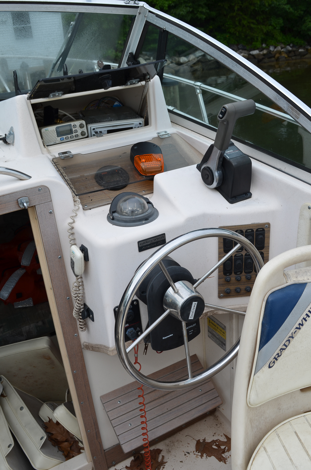 1990s Grady-White Adventure 208 Boat with Yamaha "V6 175" Motor and Trailer