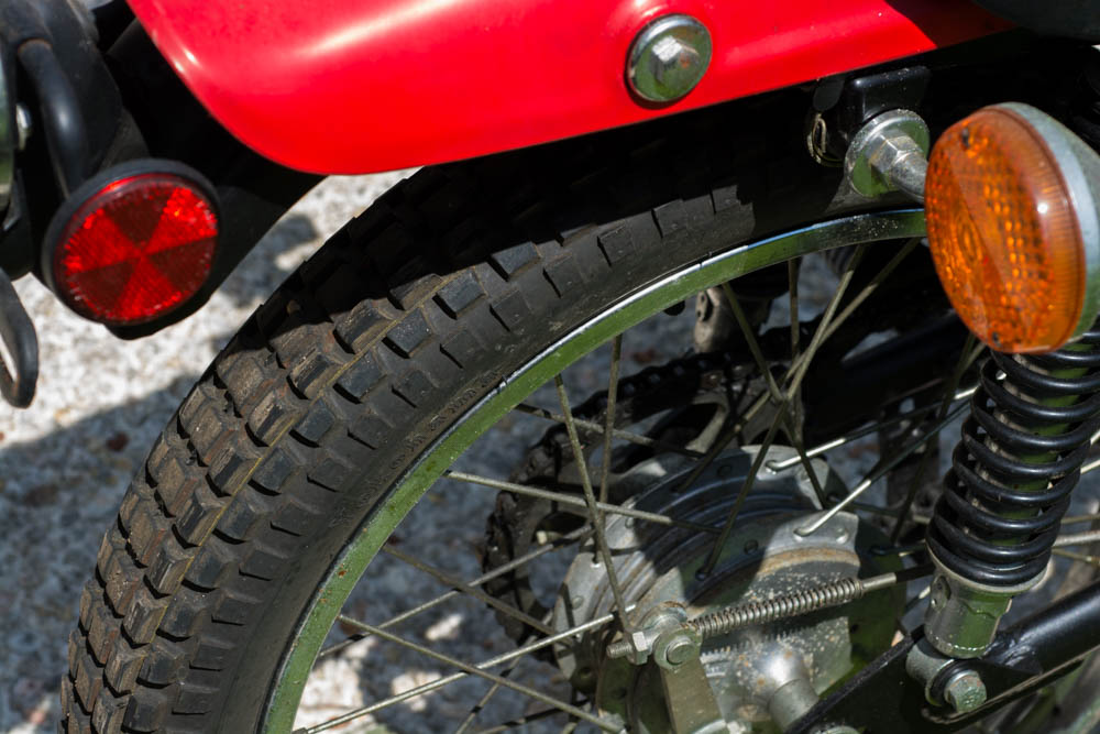 Kawasaki Red and Black KE 100