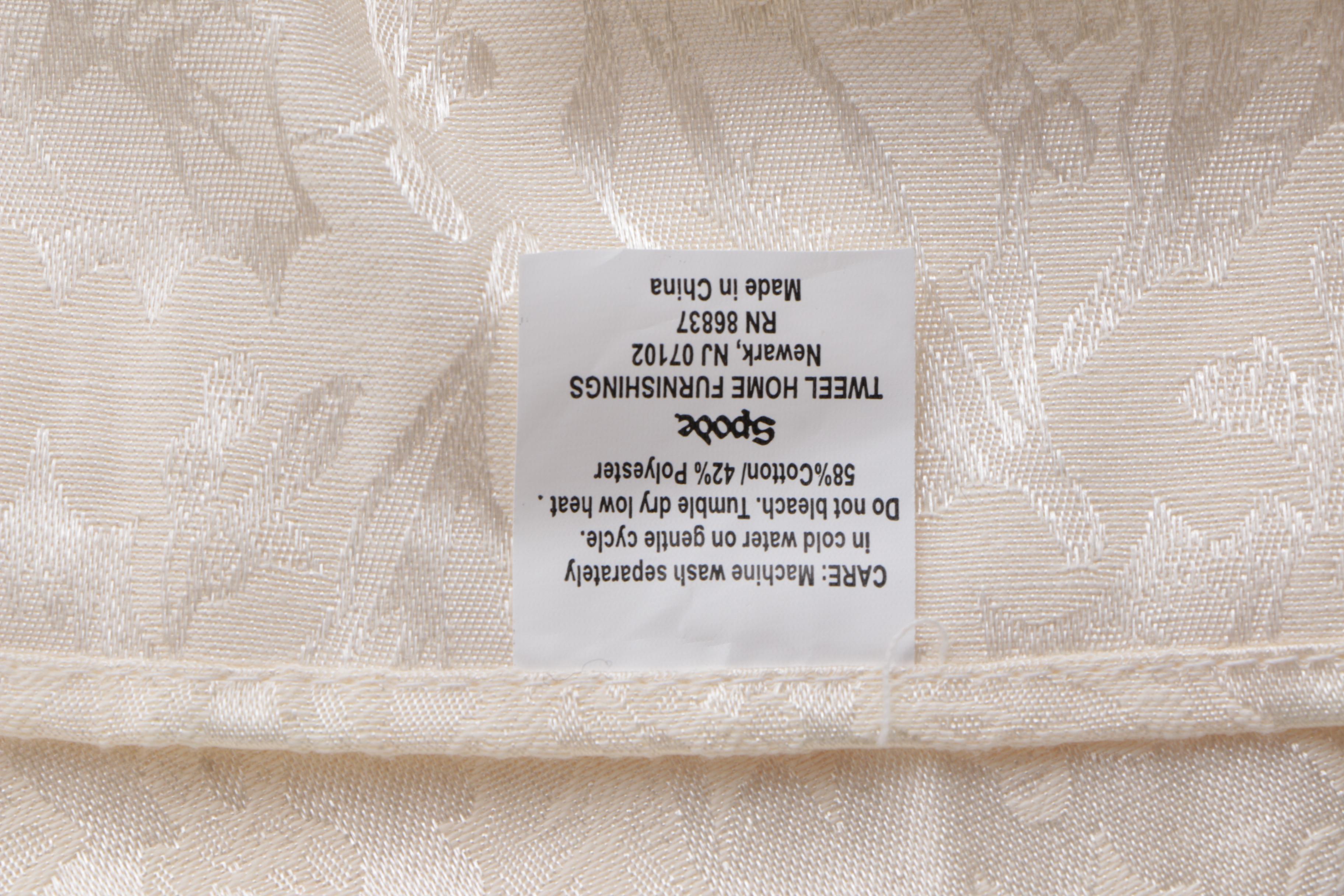 Christmas Themed Table Linens