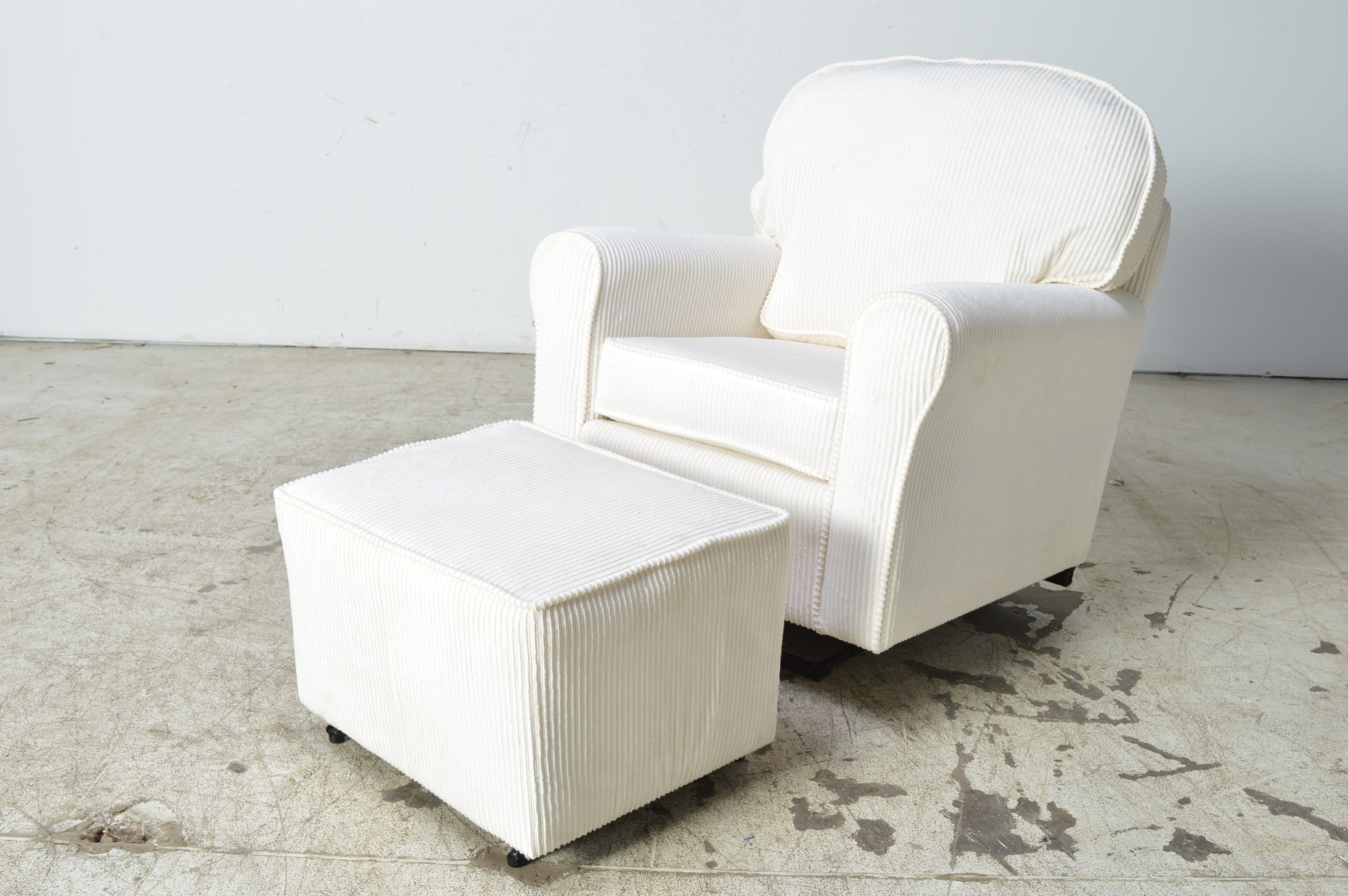 Off-White Ribbed Chenille Overstuffed Rocking Armchair with Ottoman