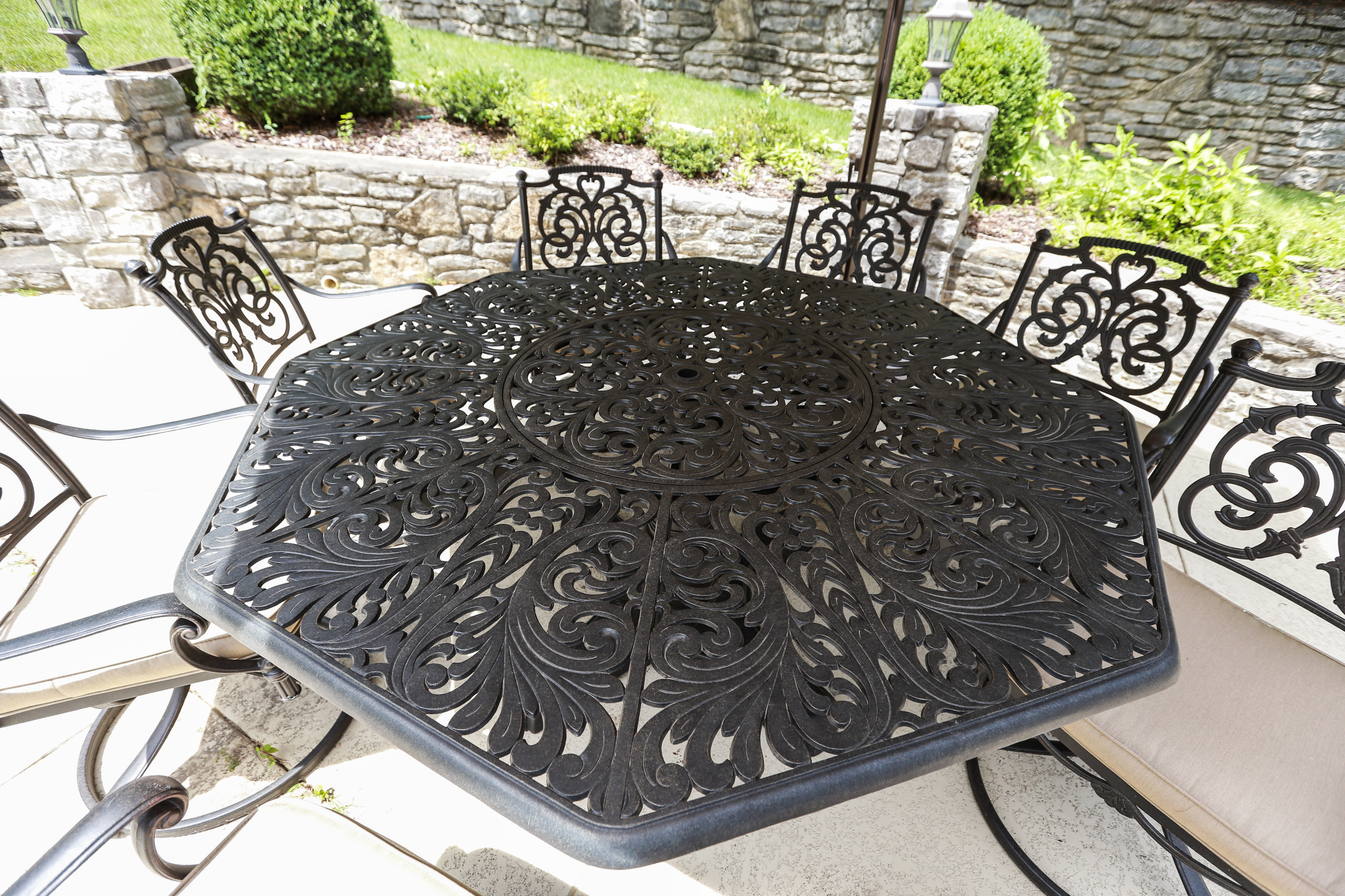 Patio Table with Chairs Set and Cantilever Umbrella