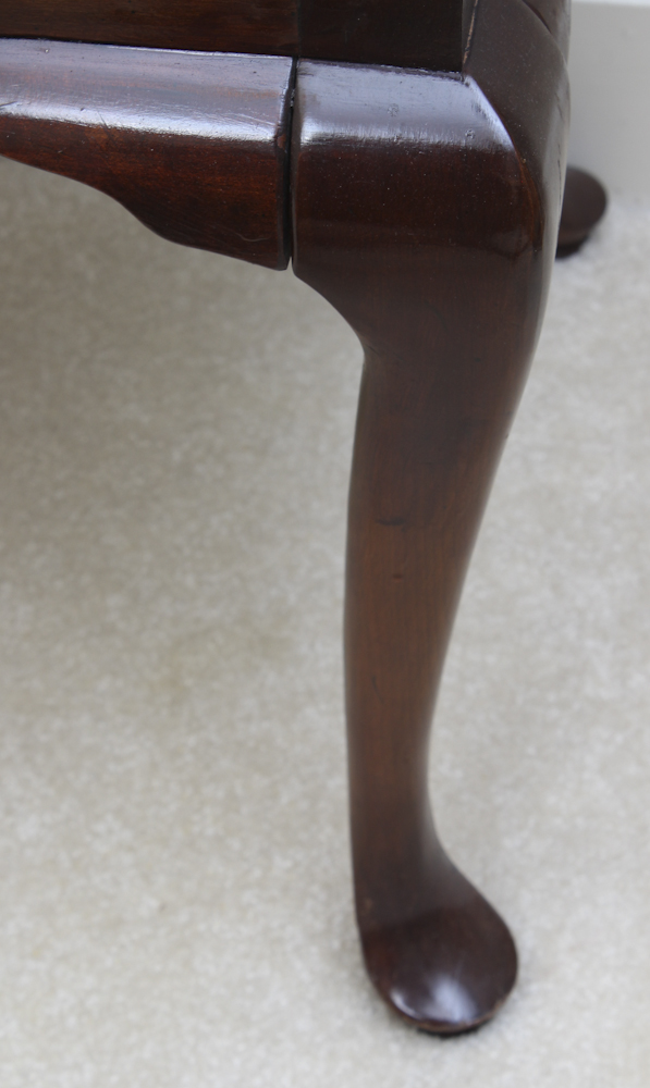 Queen Anne Style Console Table