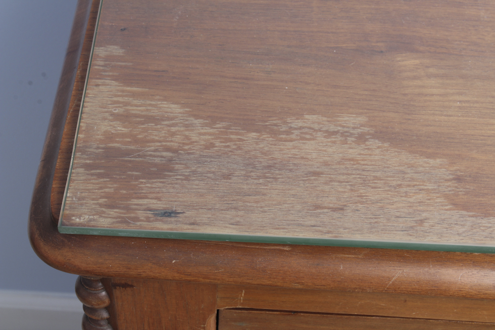 Late 19th Century Victorian Dresser With Mirror