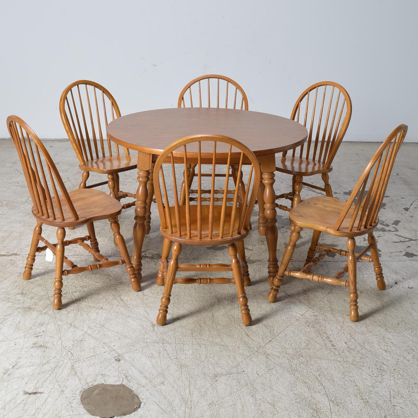Cochrane Furniture Oak Table and Six Windsor Style Chairs