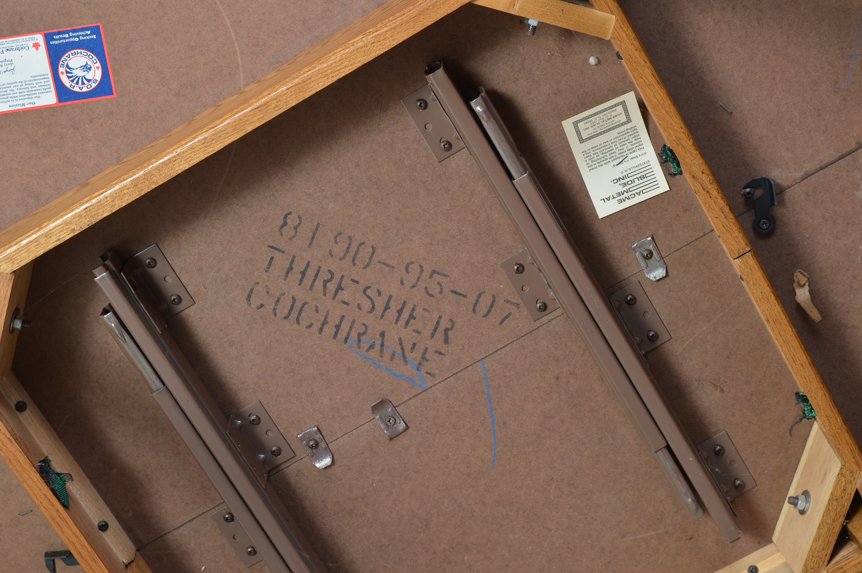 Cochrane Furniture Oak Table and Six Windsor Style Chairs