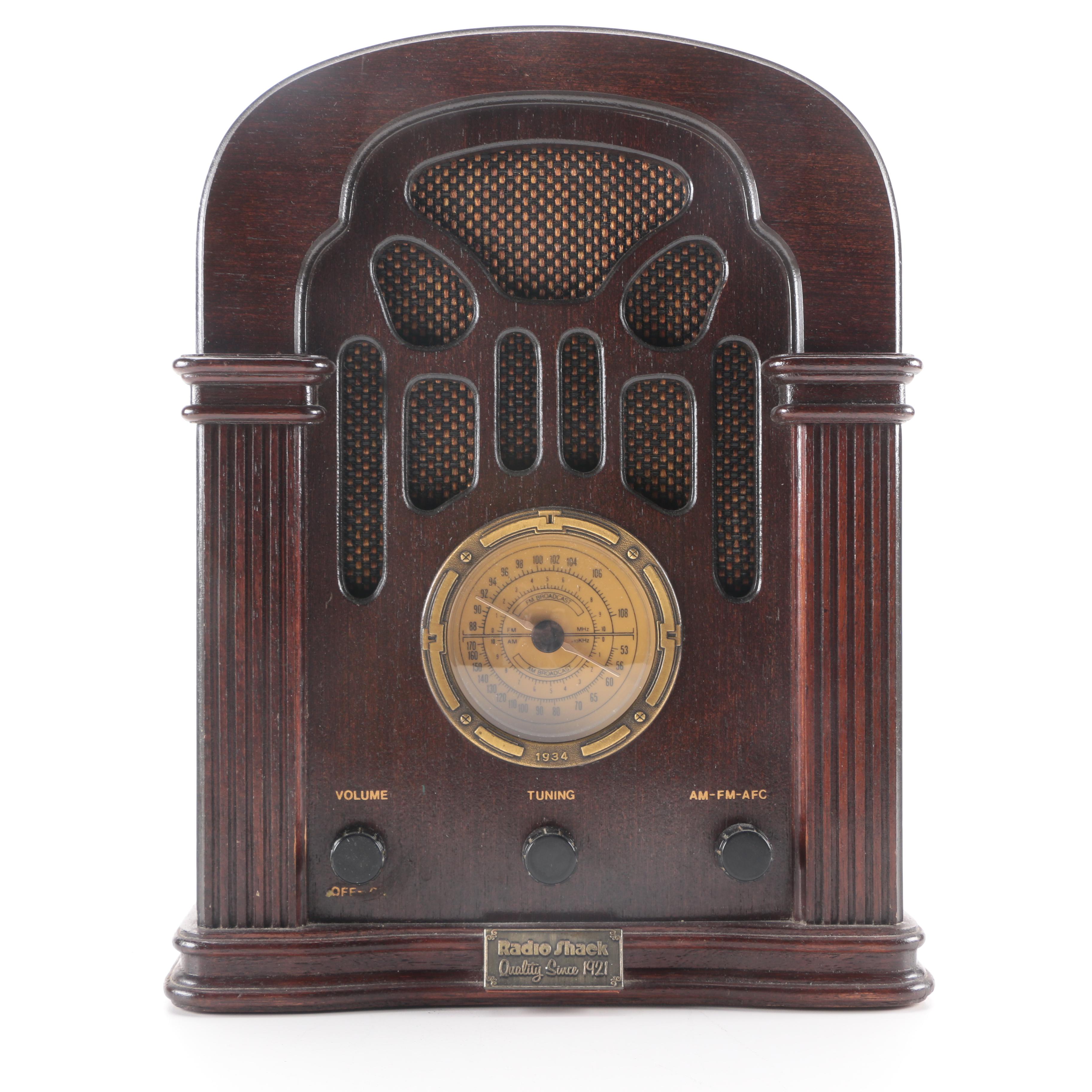 Radio Shack Model 12-697 Wooden AM/FM Radio