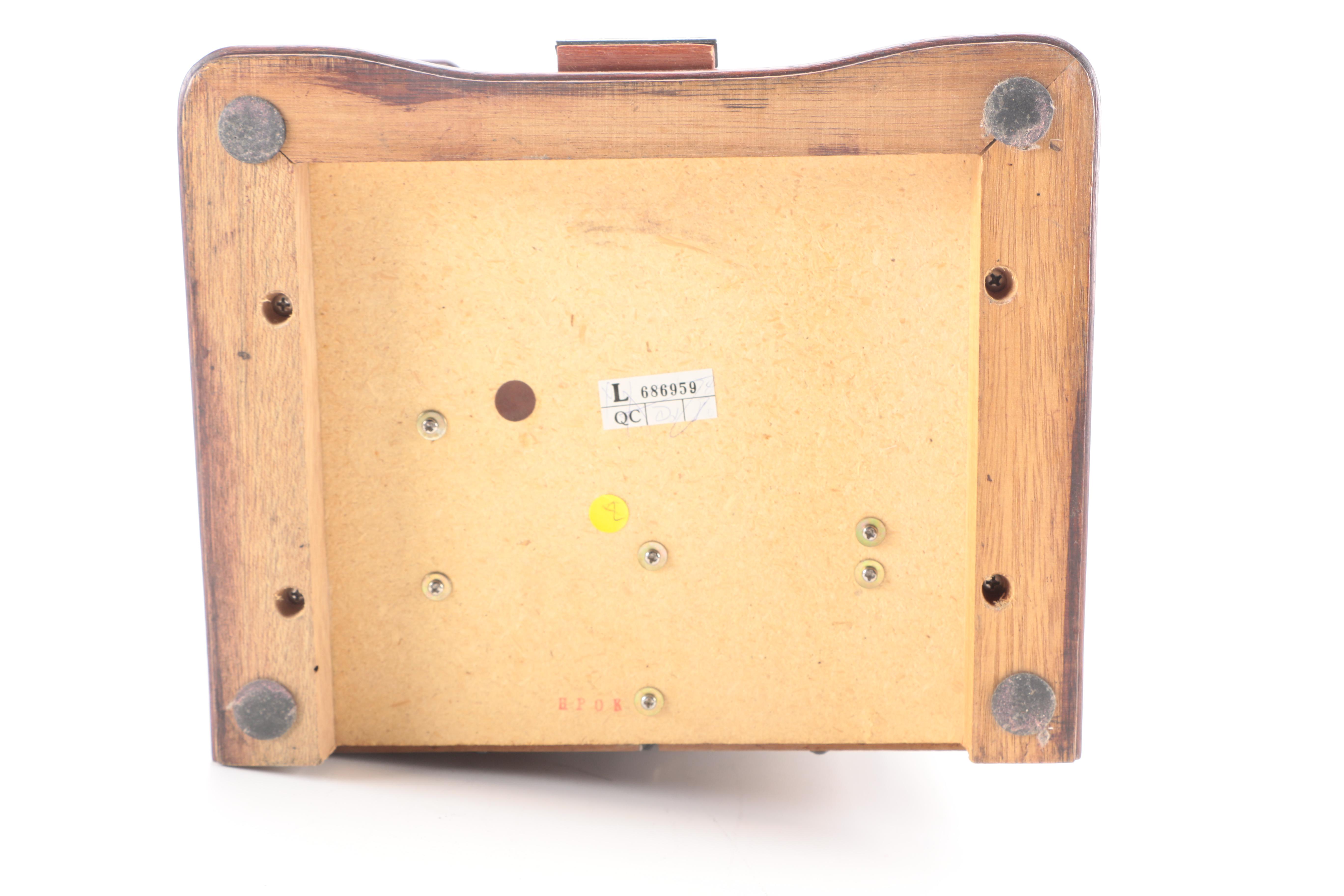 Radio Shack Model 12-697 Wooden AM/FM Radio