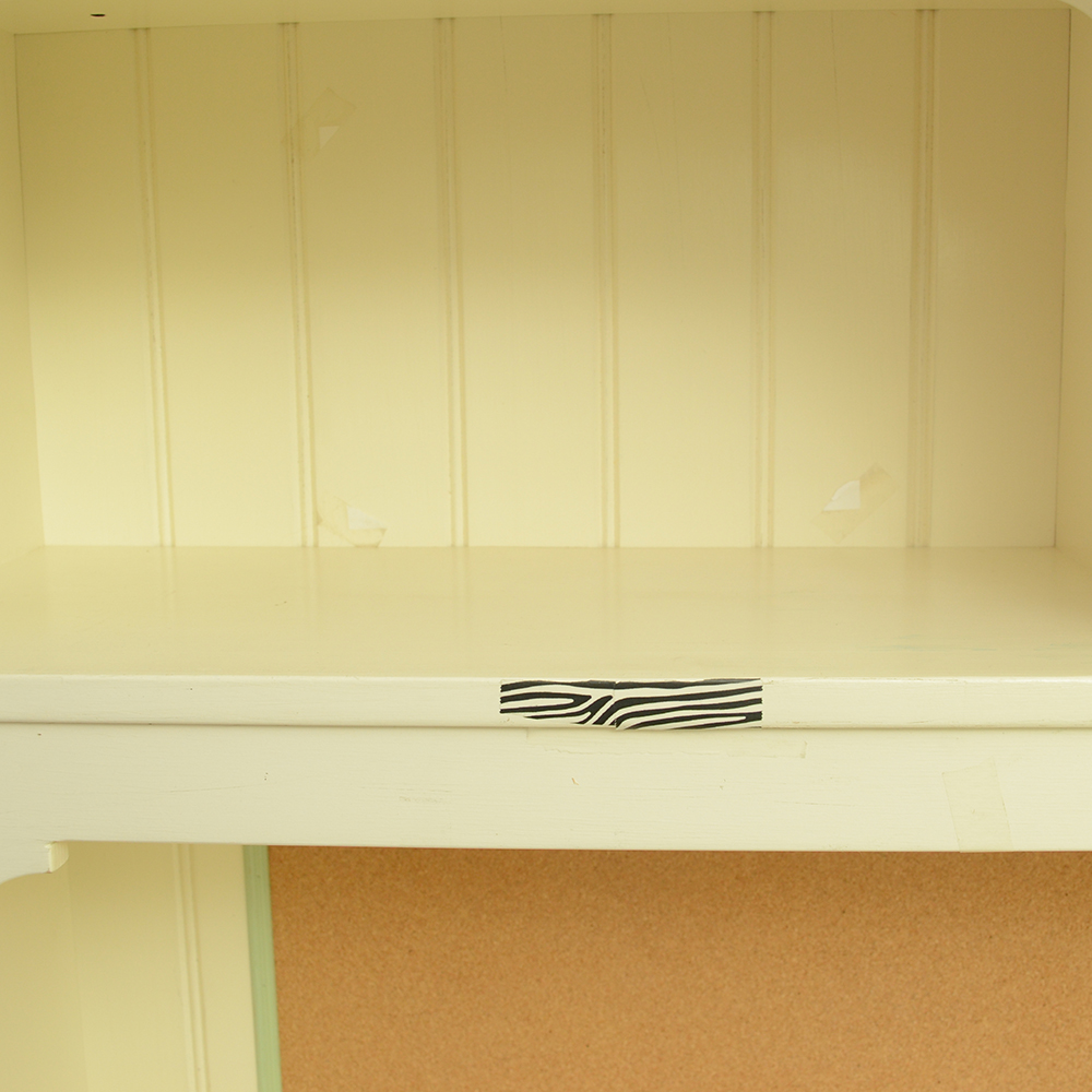 White Wood Desk With Hutch