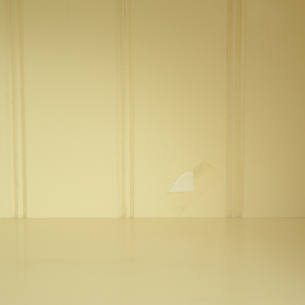 White Wood Desk With Hutch