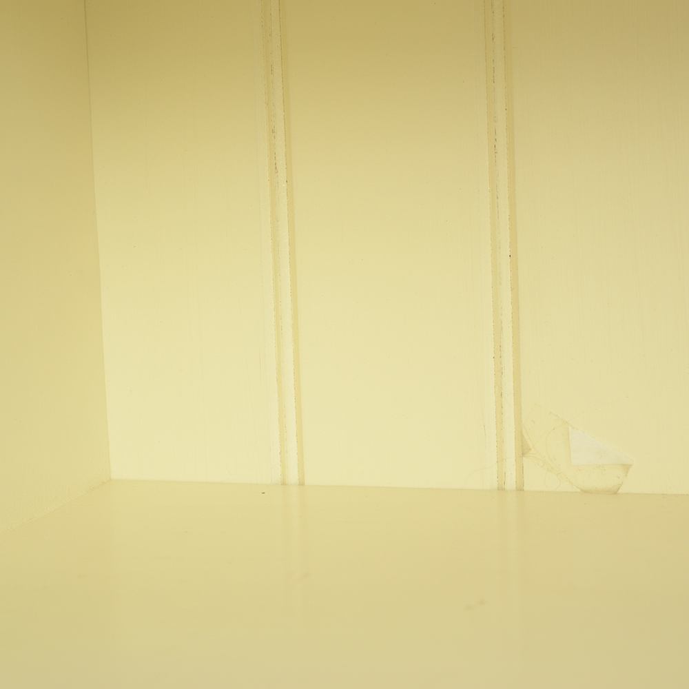 White Wood Desk With Hutch