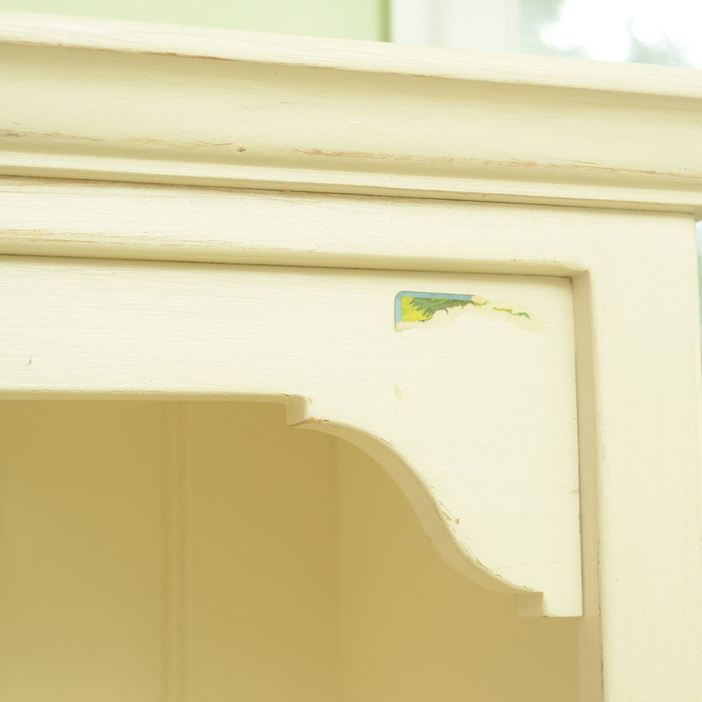 White Wood Desk With Hutch