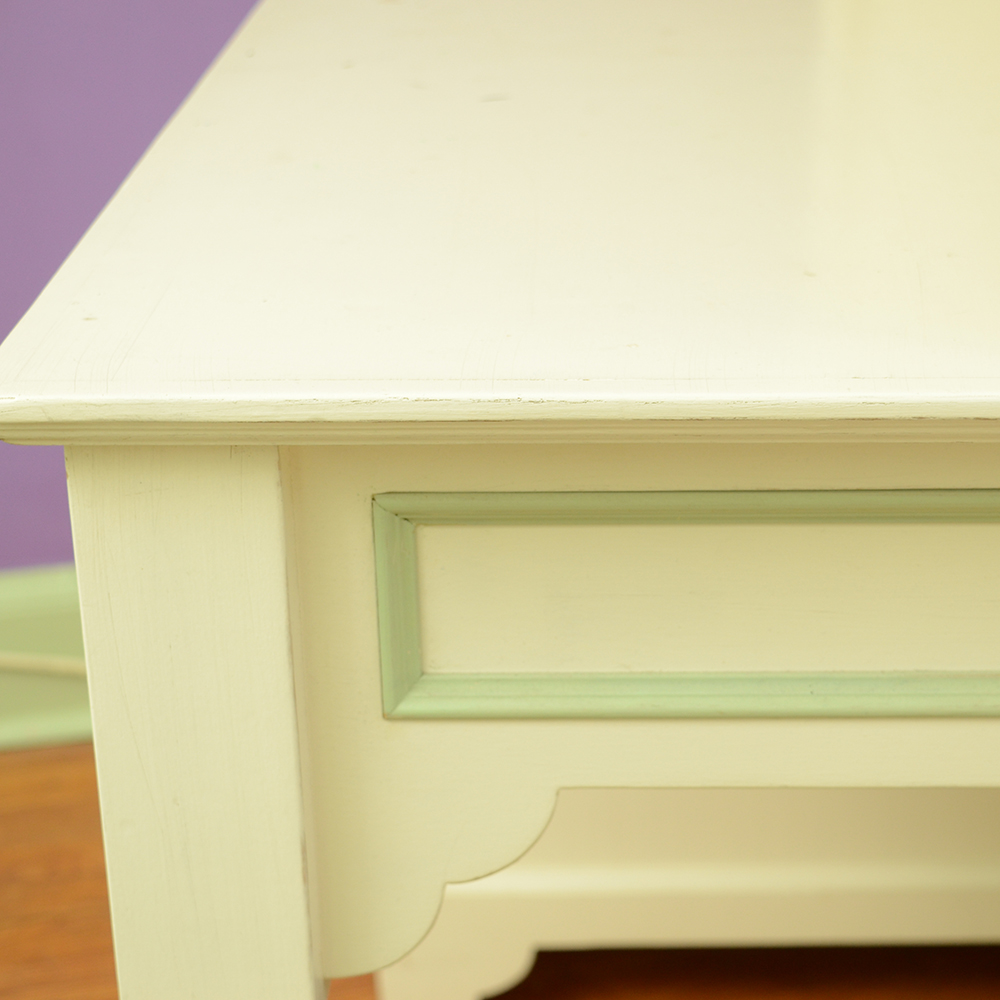 White Wood Desk With Hutch