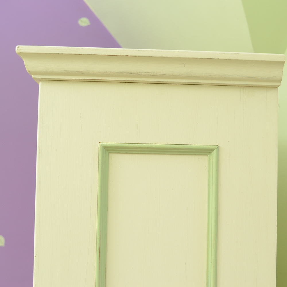 White Wood Desk With Hutch