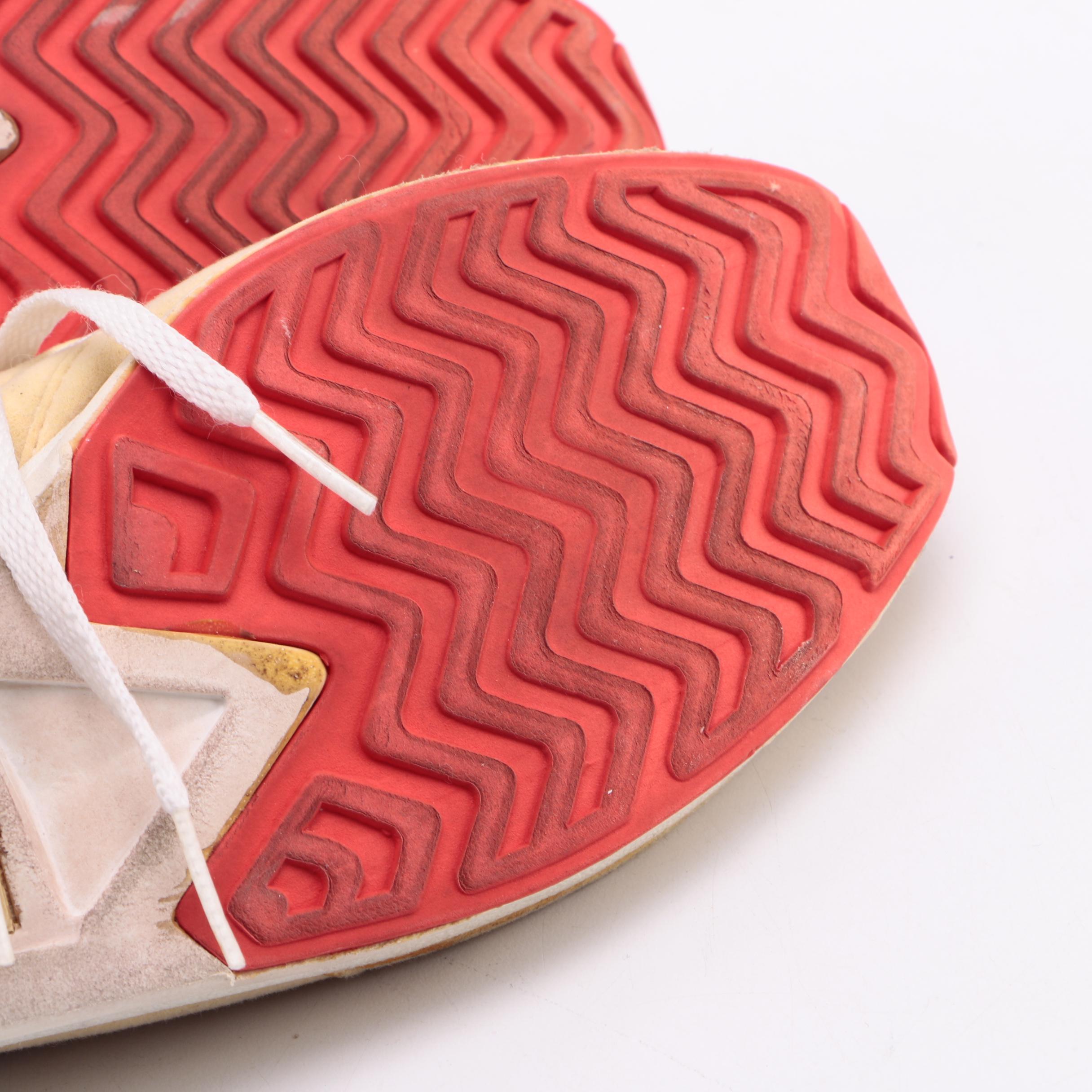 Quincy Watts Signed Photos and Nike Pegasus Shoes