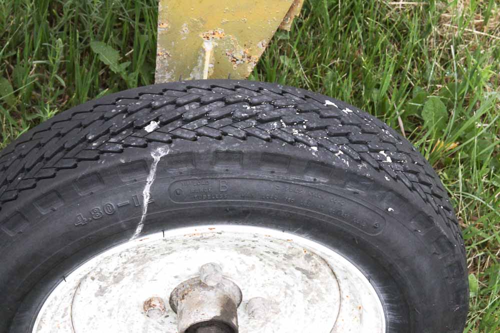Stone Cement Mixer with a Briggs & Stratton Motor