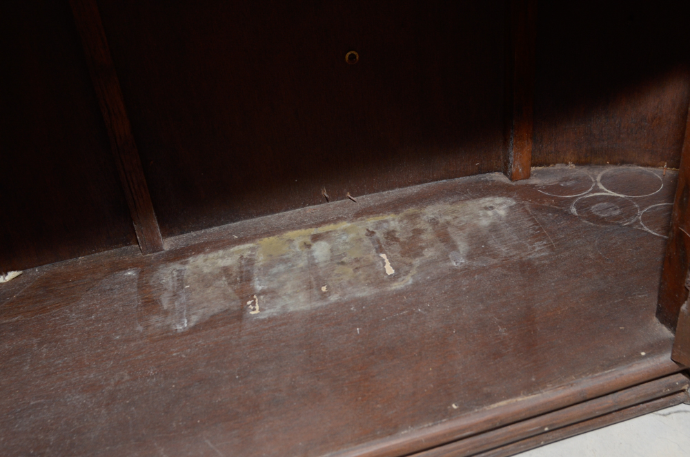 Vintage Tiki Bar With Rattan Bar Stools