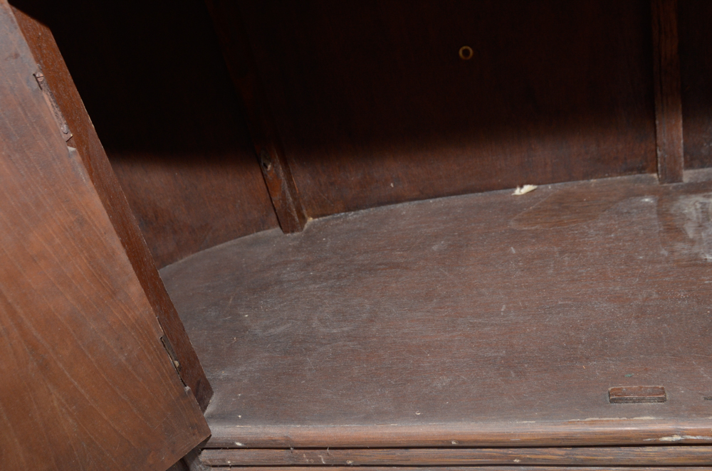 Vintage Tiki Bar With Rattan Bar Stools