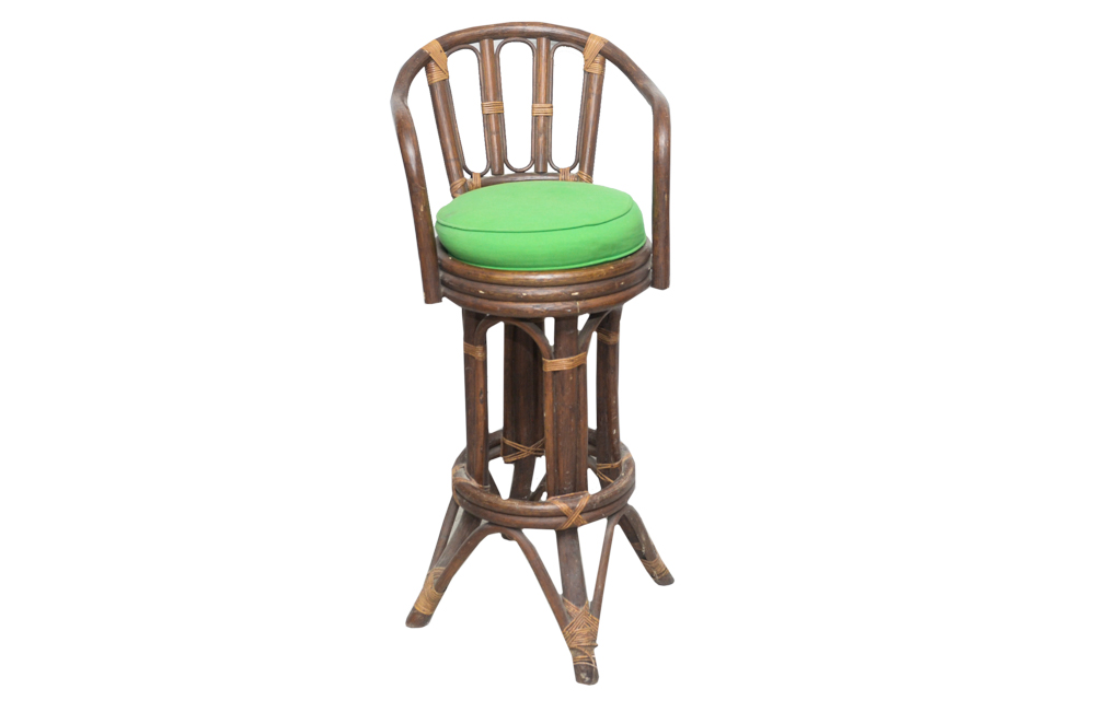 Vintage Tiki Bar With Rattan Bar Stools