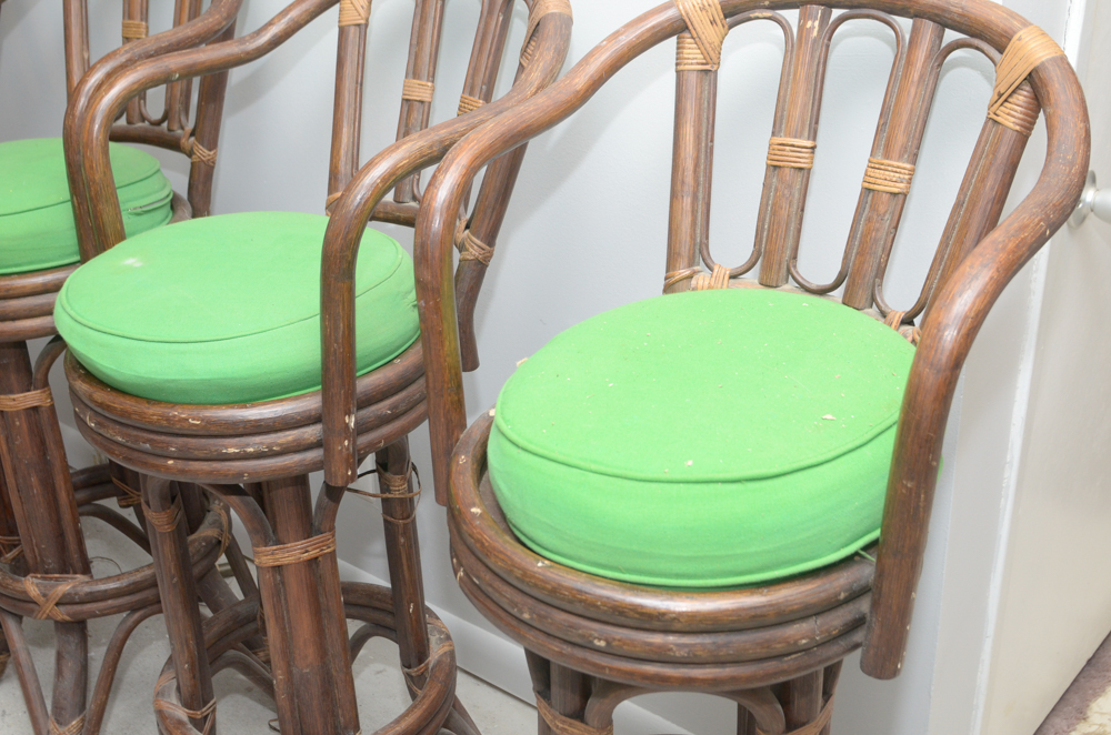 Vintage Tiki Bar With Rattan Bar Stools
