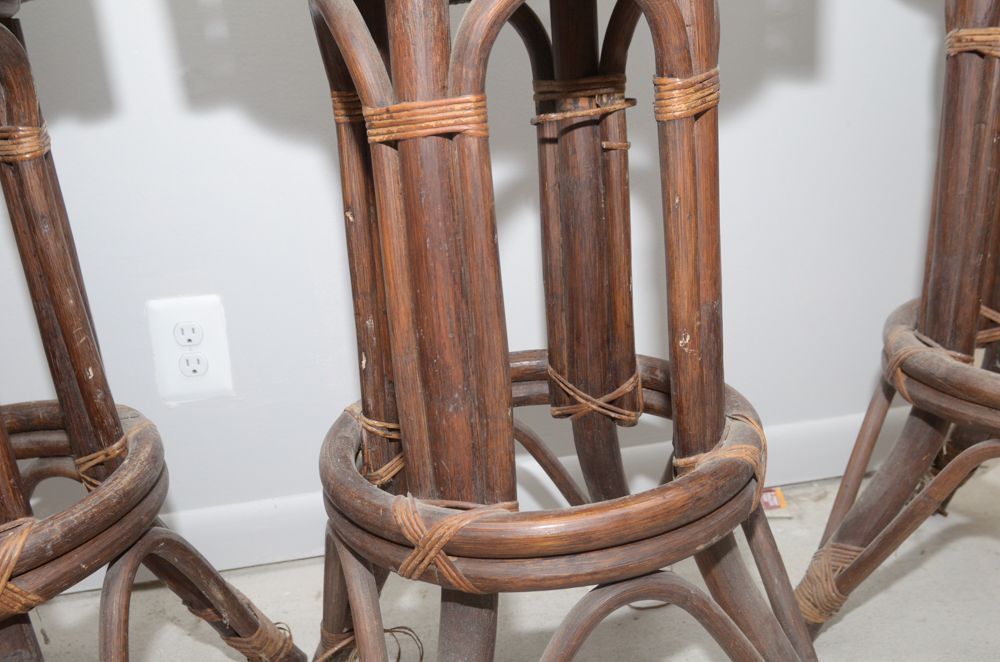 Vintage Tiki Bar With Rattan Bar Stools