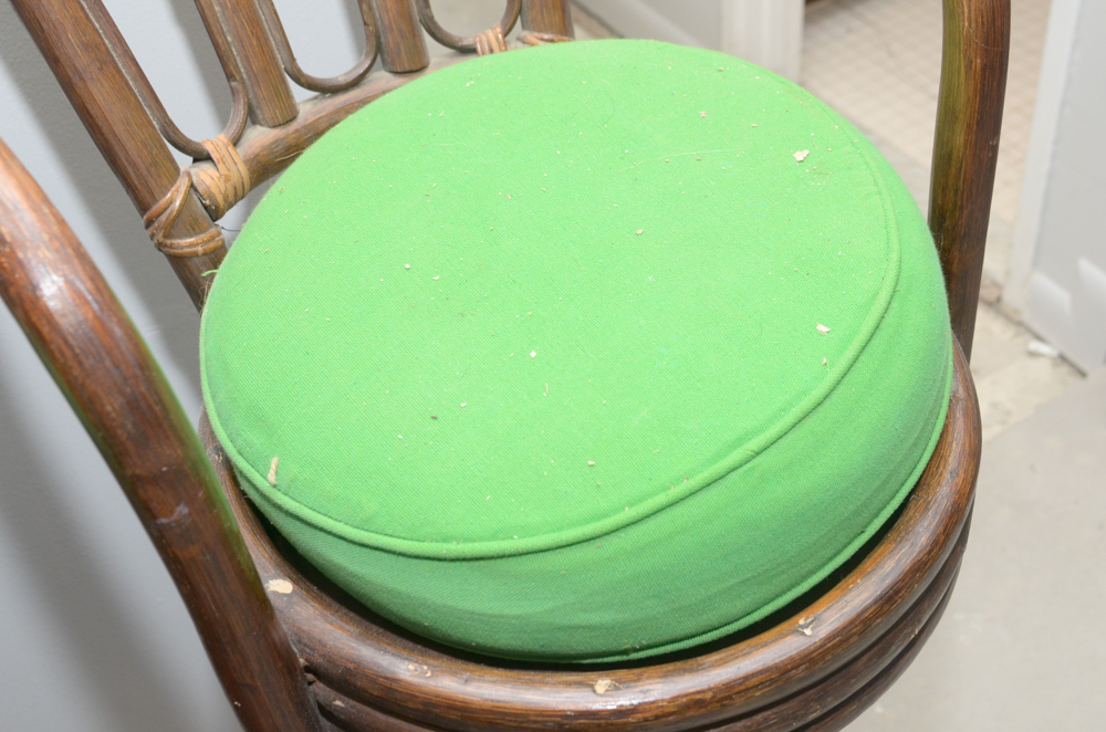 Vintage Tiki Bar With Rattan Bar Stools