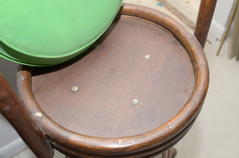 Vintage Tiki Bar With Rattan Bar Stools