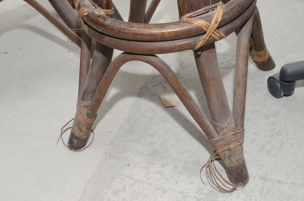 Vintage Tiki Bar With Rattan Bar Stools