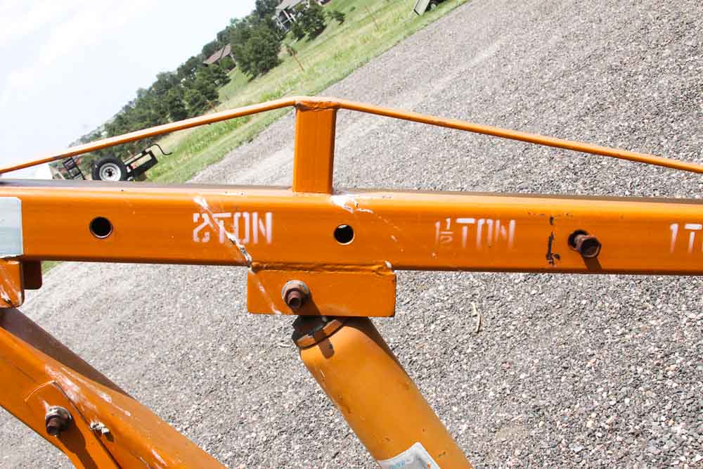 Two-Ton Engine Lift with Eight-Ton Long RAM Hydraulic Cylinder