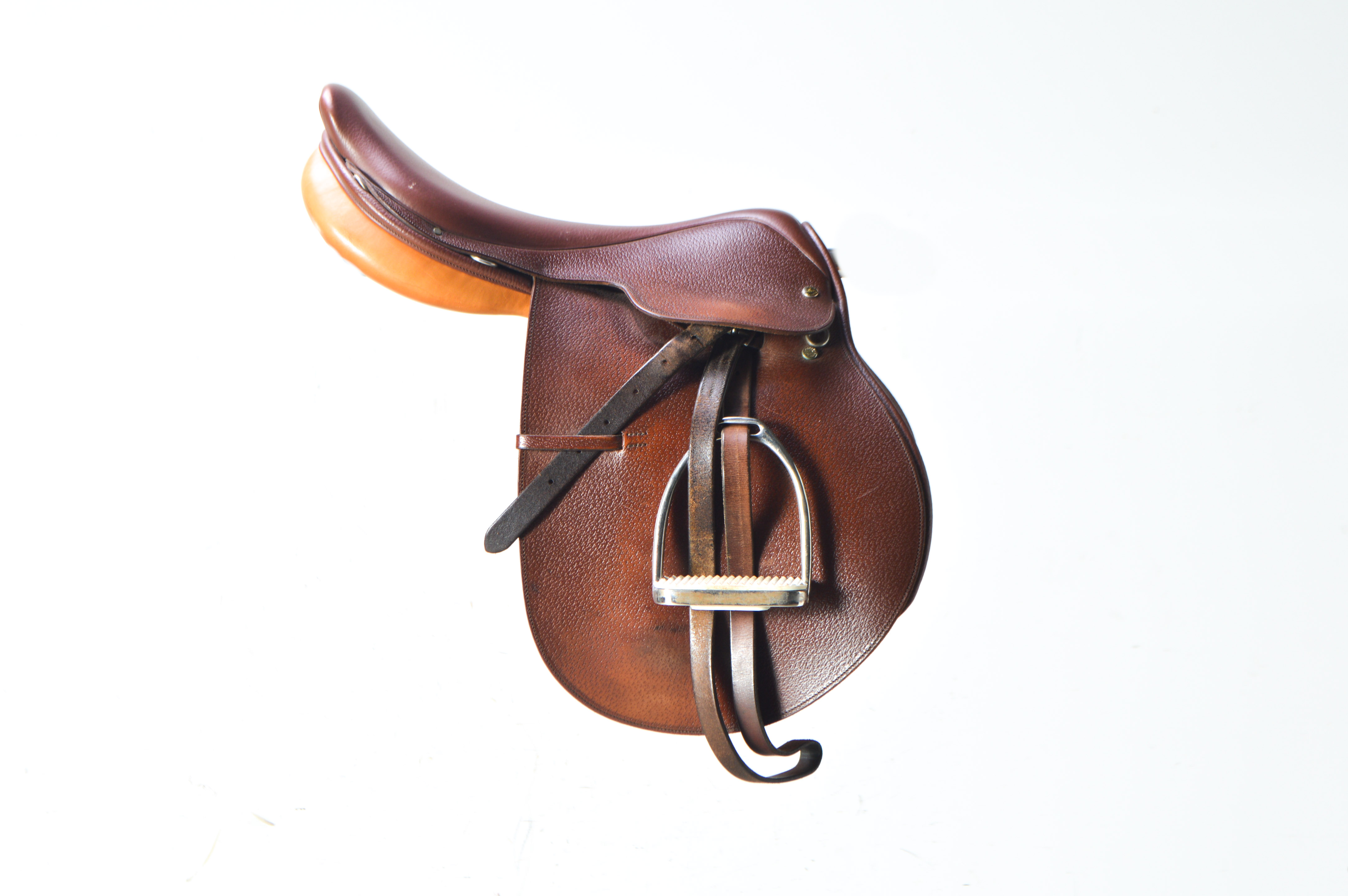 Crosby "Prix des Nations" 18 Inch Jumping Close Contact English Saddle