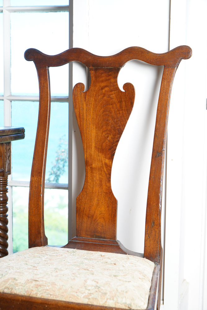 Antique Pennsylvannia Queen Anne Walnut Side Chair, c. 1740-1760