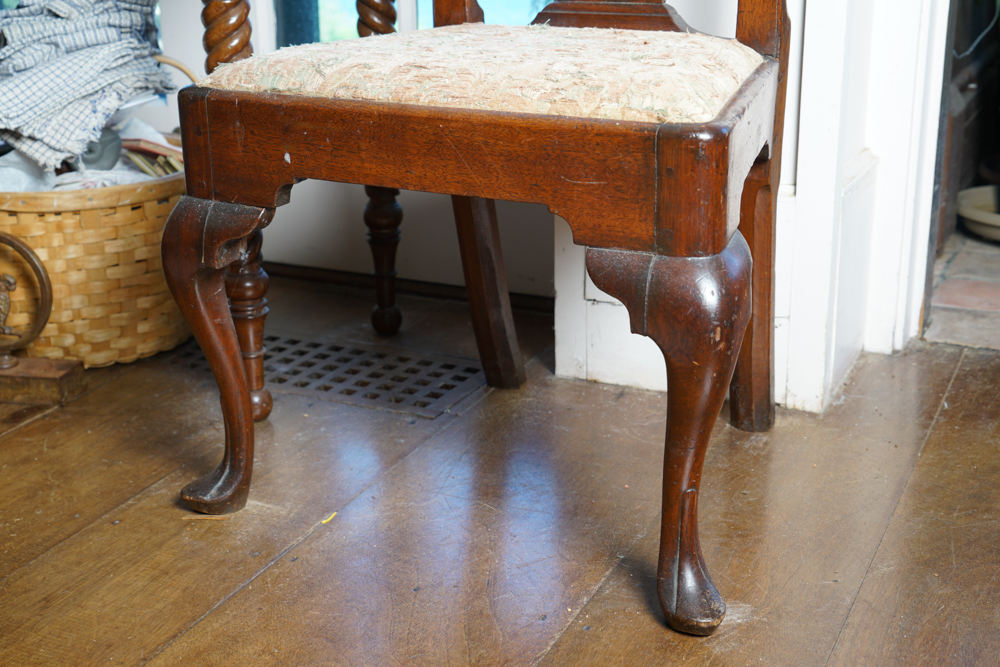 Antique Pennsylvannia Queen Anne Walnut Side Chair, c. 1740-1760