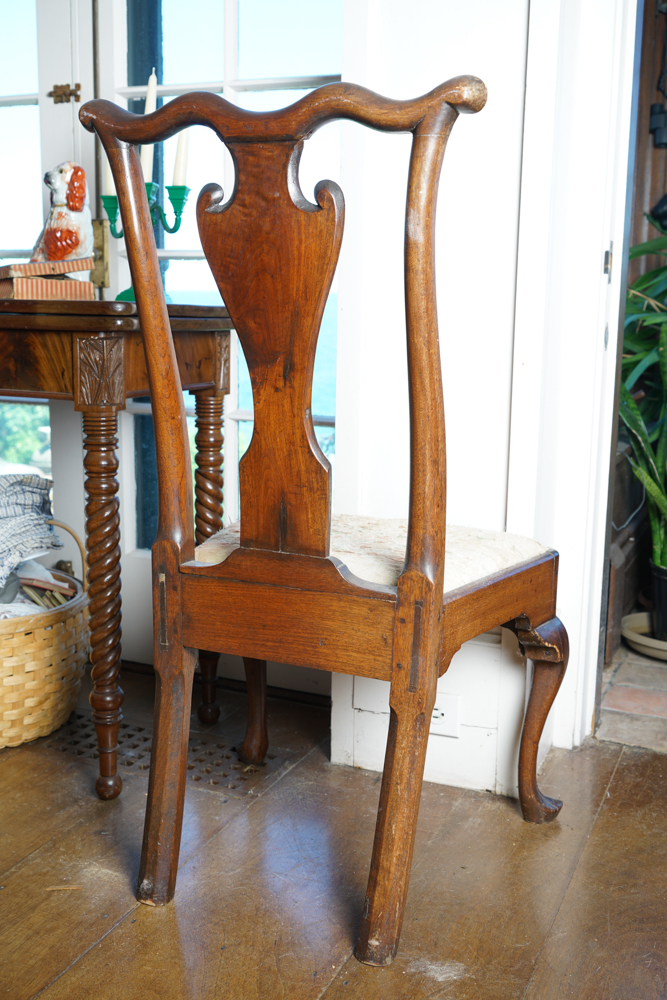 Antique Pennsylvannia Queen Anne Walnut Side Chair, c. 1740-1760