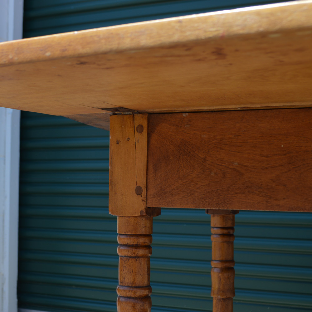 Antique American Sheraton Style Cherry Drop-Leaf Dining Table