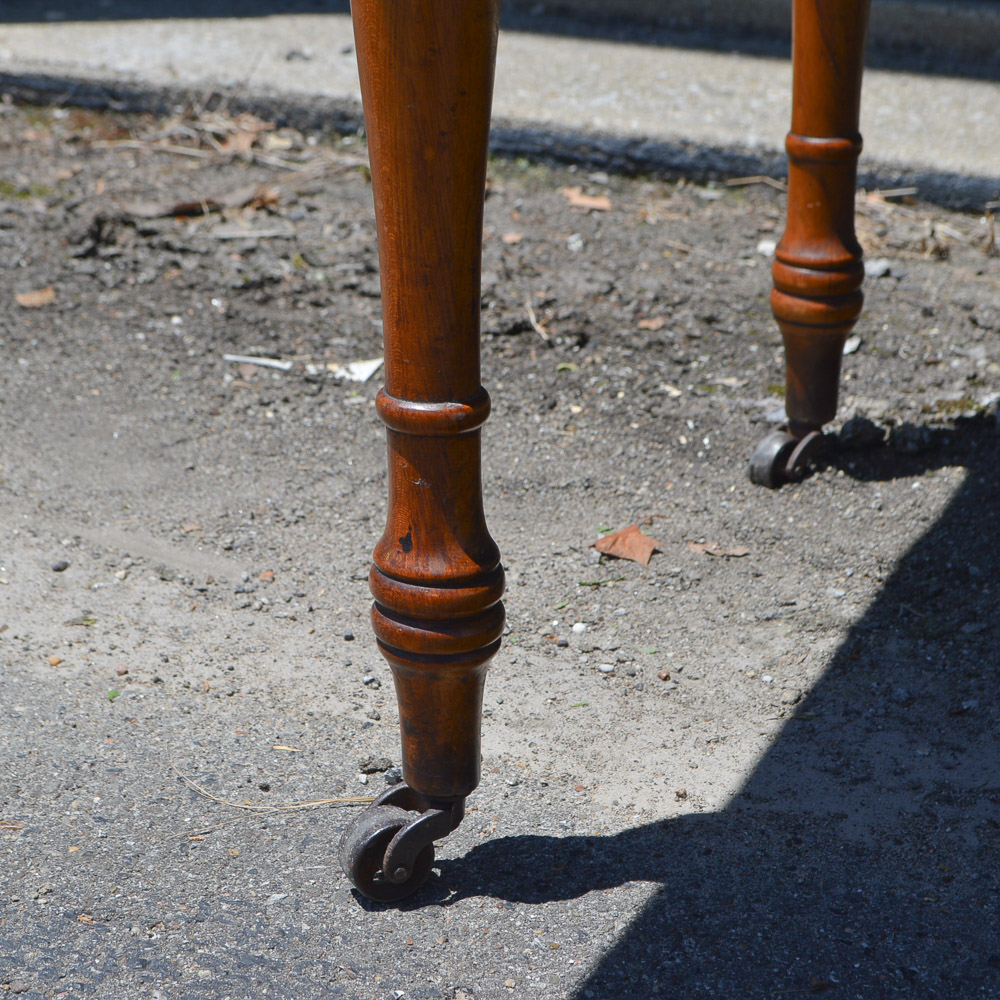 Antique American Sheraton Style Cherry Drop-Leaf Dining Table