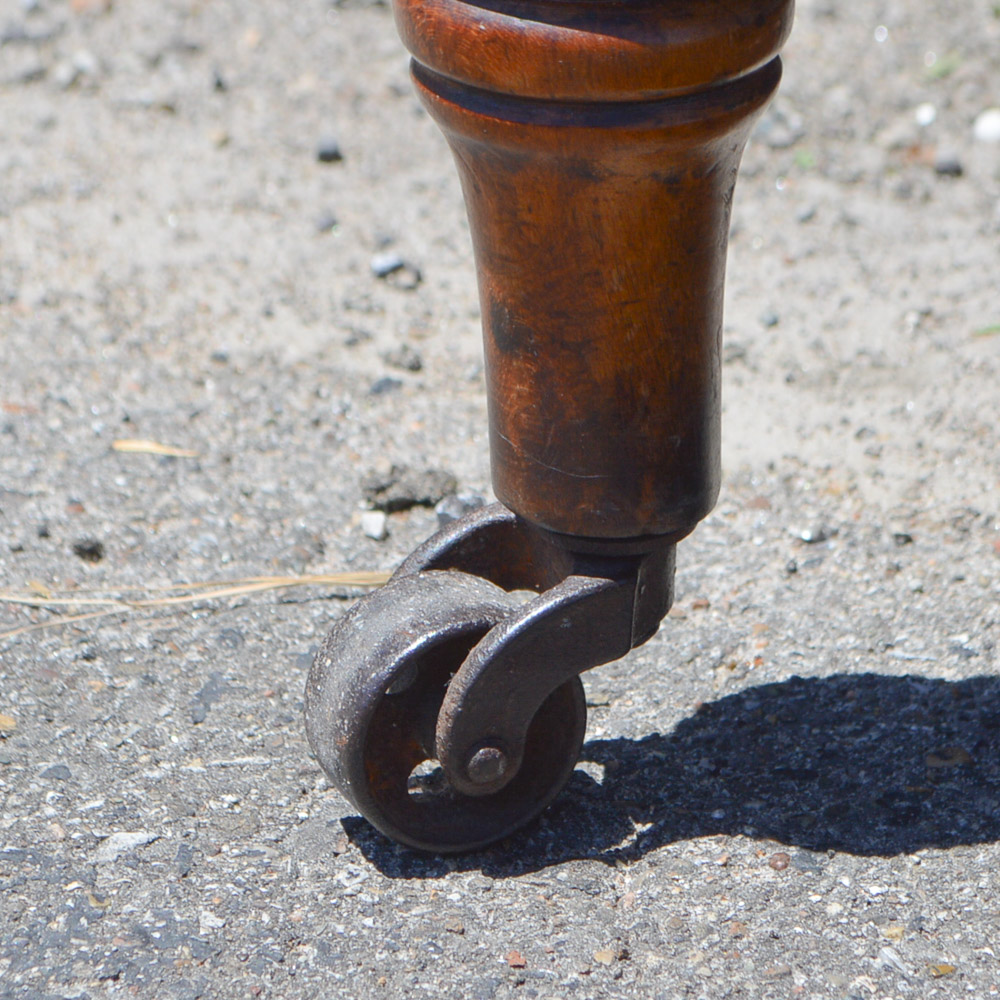 Antique American Sheraton Style Cherry Drop-Leaf Dining Table