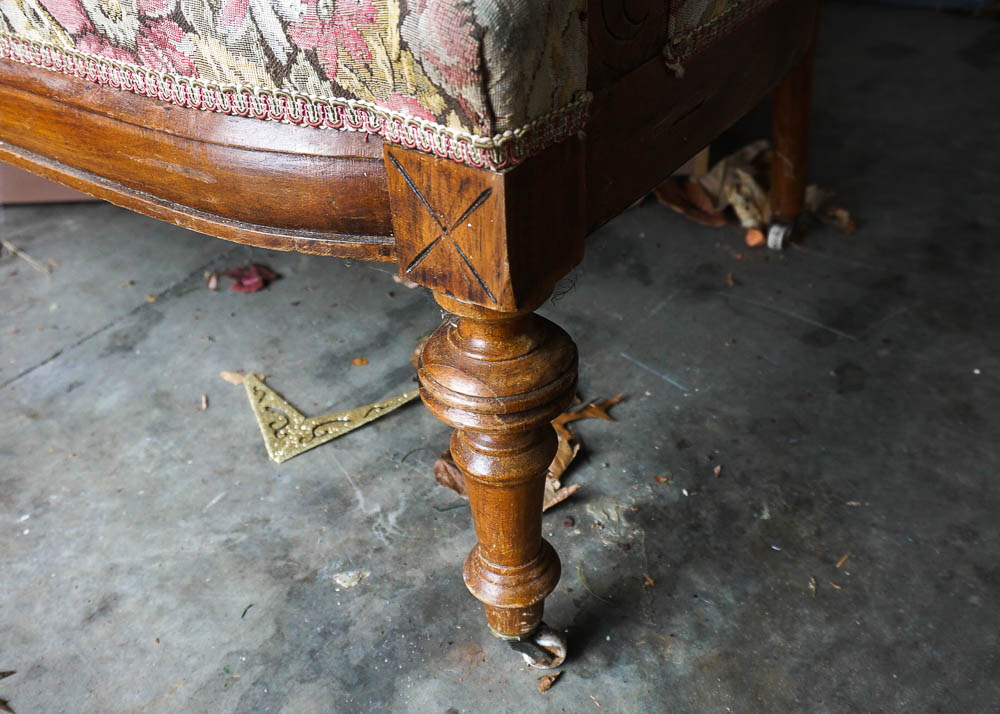 Victorian Style Settee