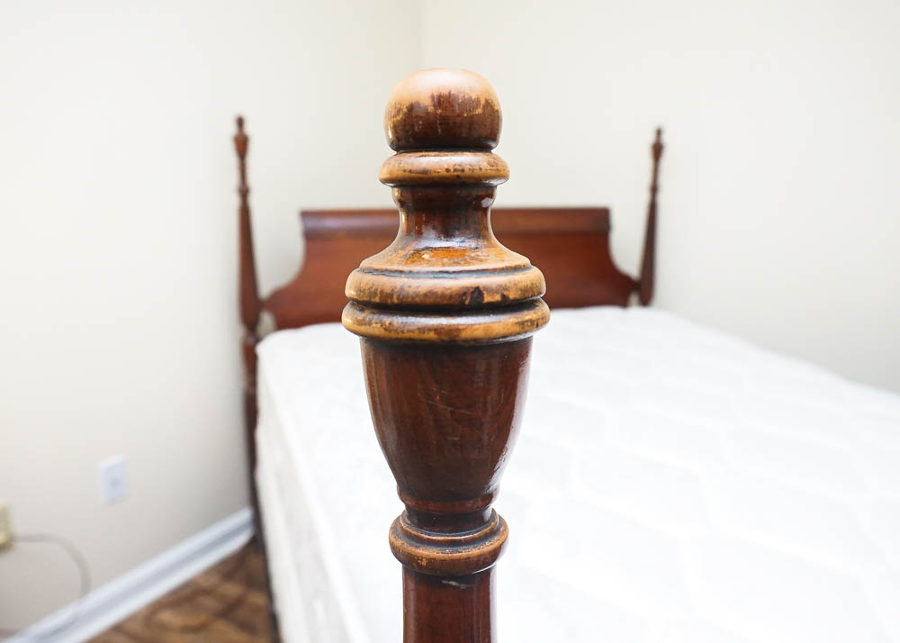 Vintage Four Poster Queen Size Bed