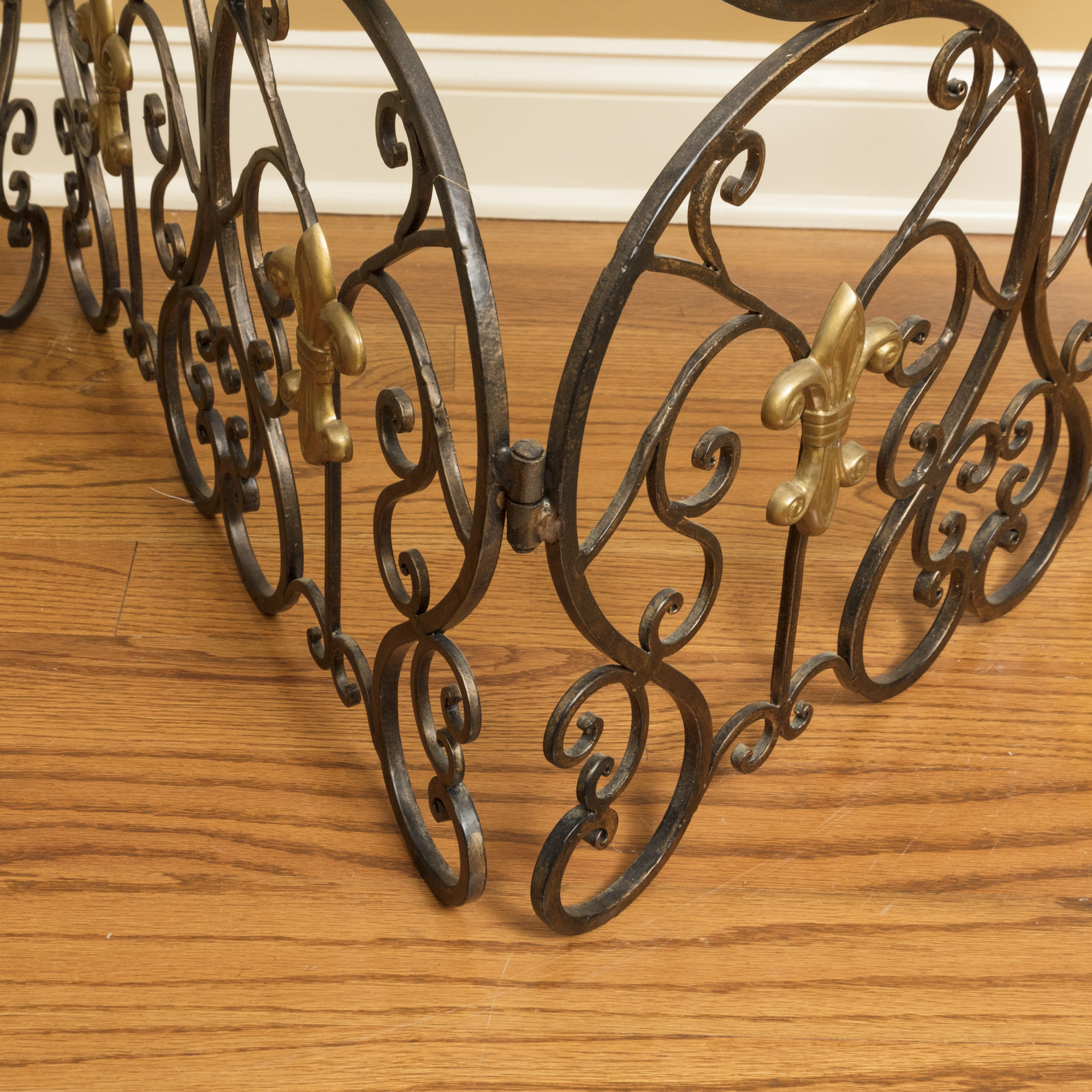 Metal Latticework Folding Room Divider