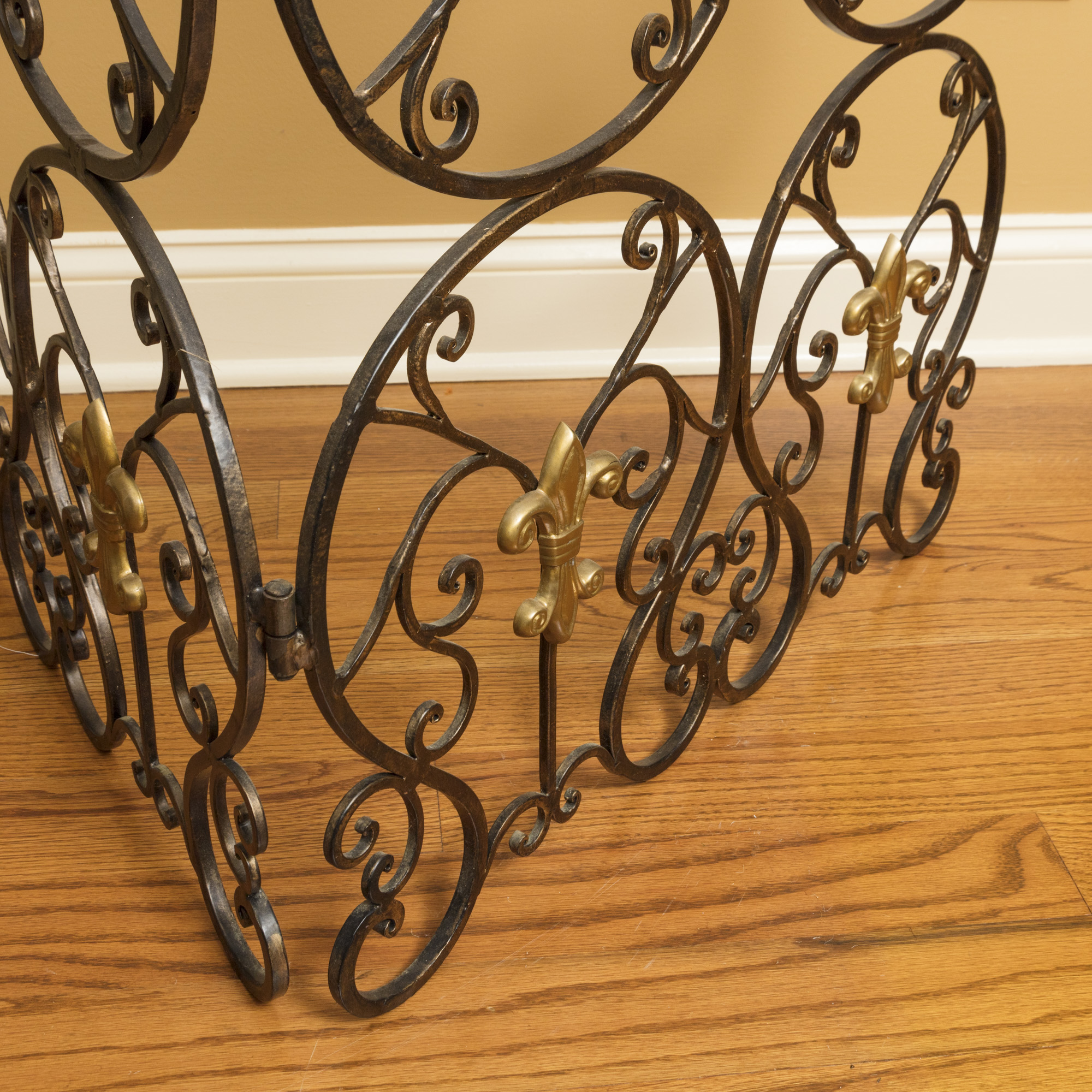 Metal Latticework Folding Room Divider