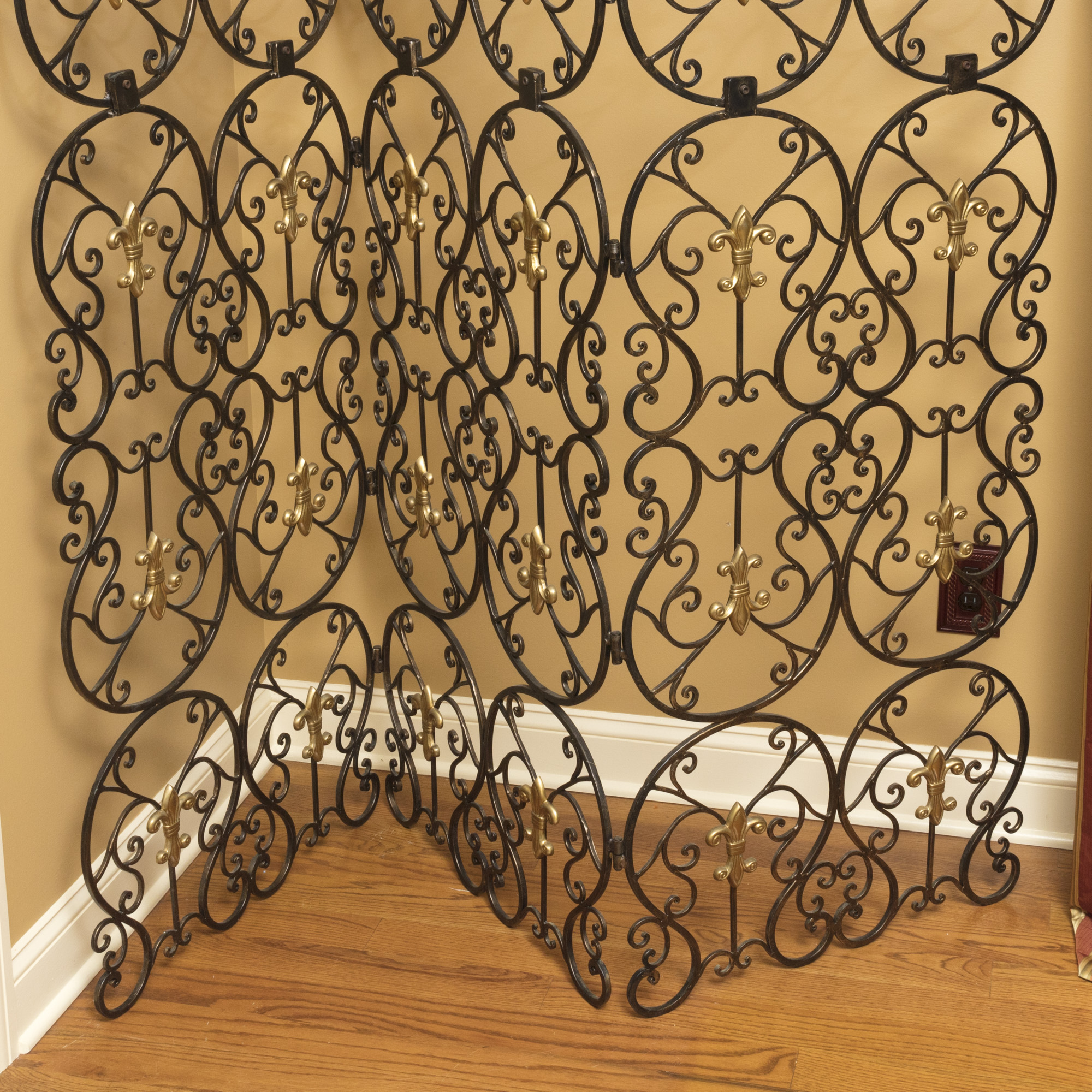 Metal Latticework Folding Room Divider