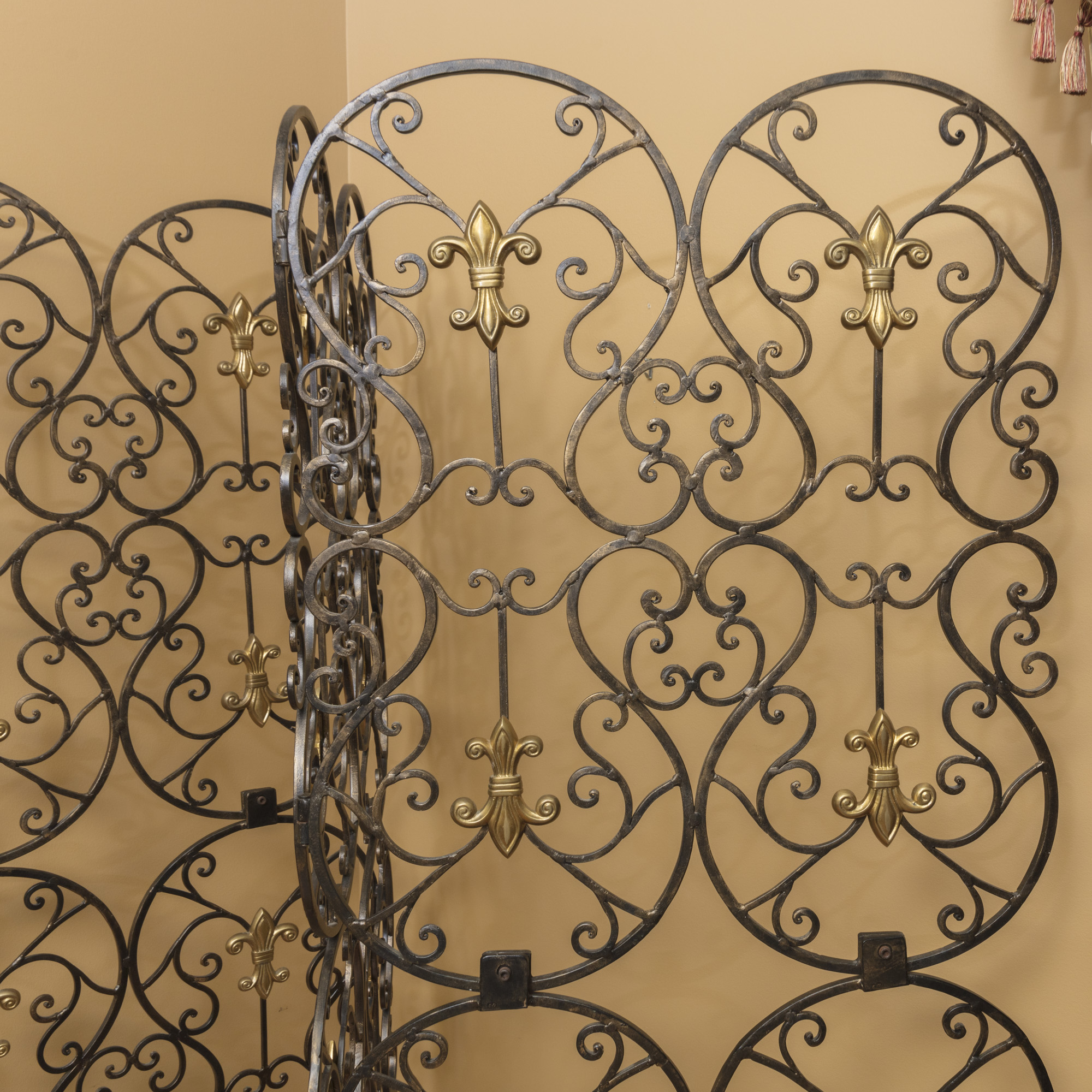 Metal Latticework Folding Room Divider