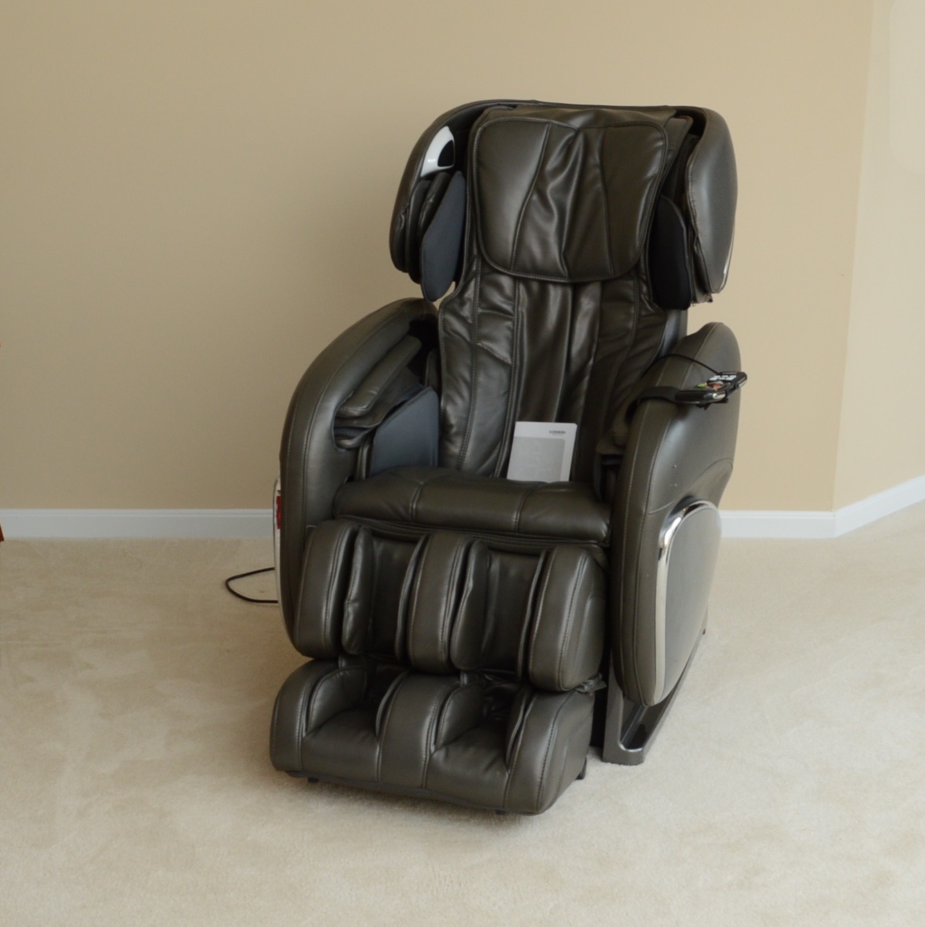 Cozzia Massage Chair